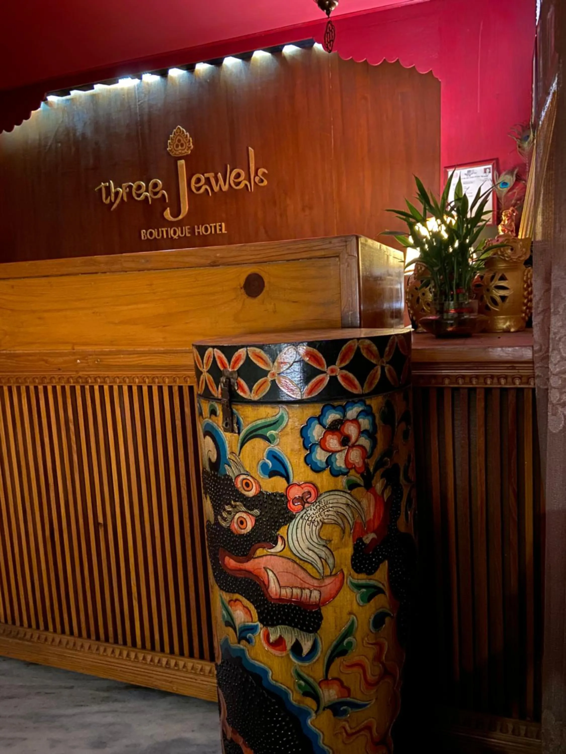 Three Jewels Boutique Hotel