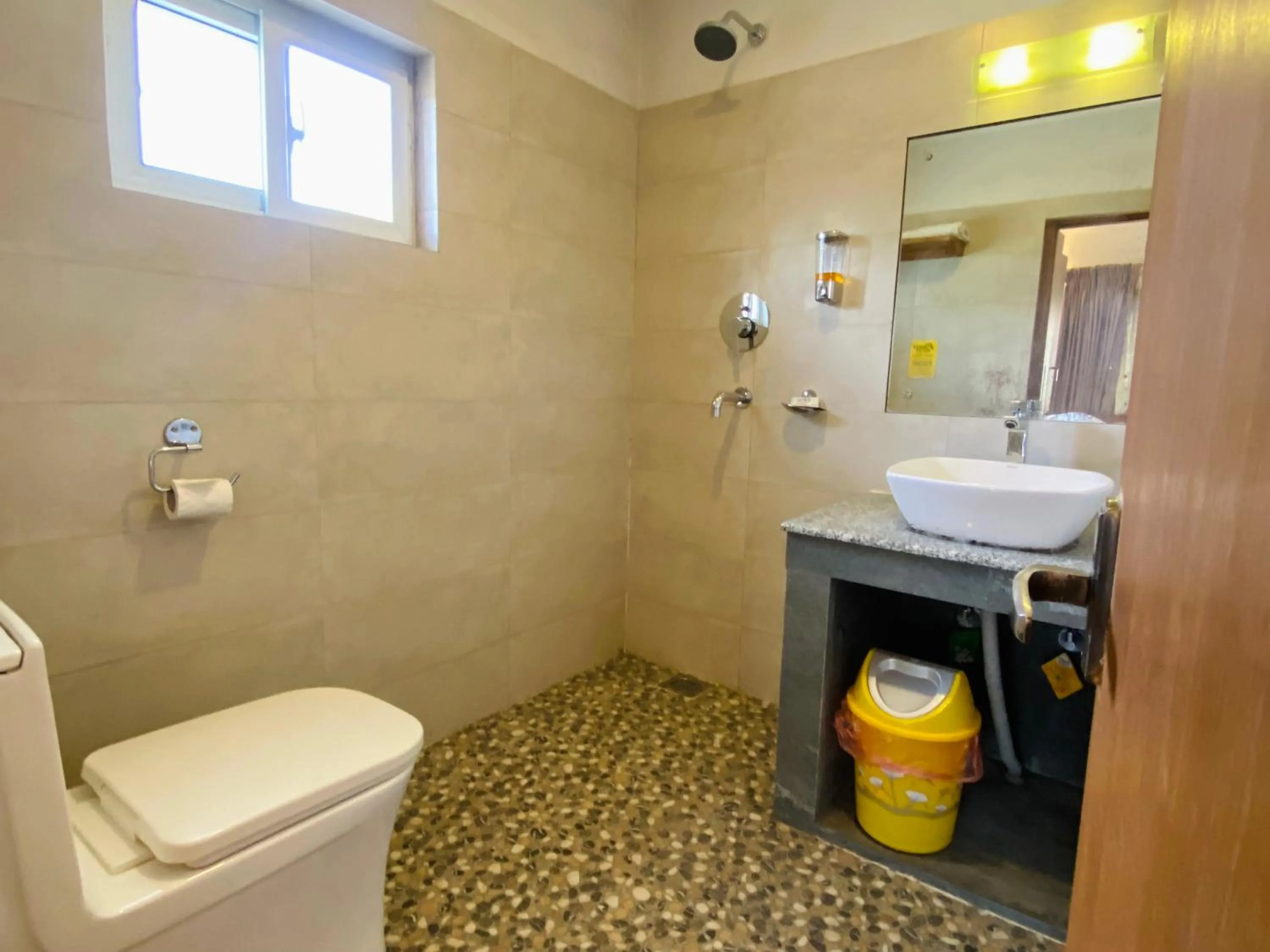 Three Jewels Boutique Hotel