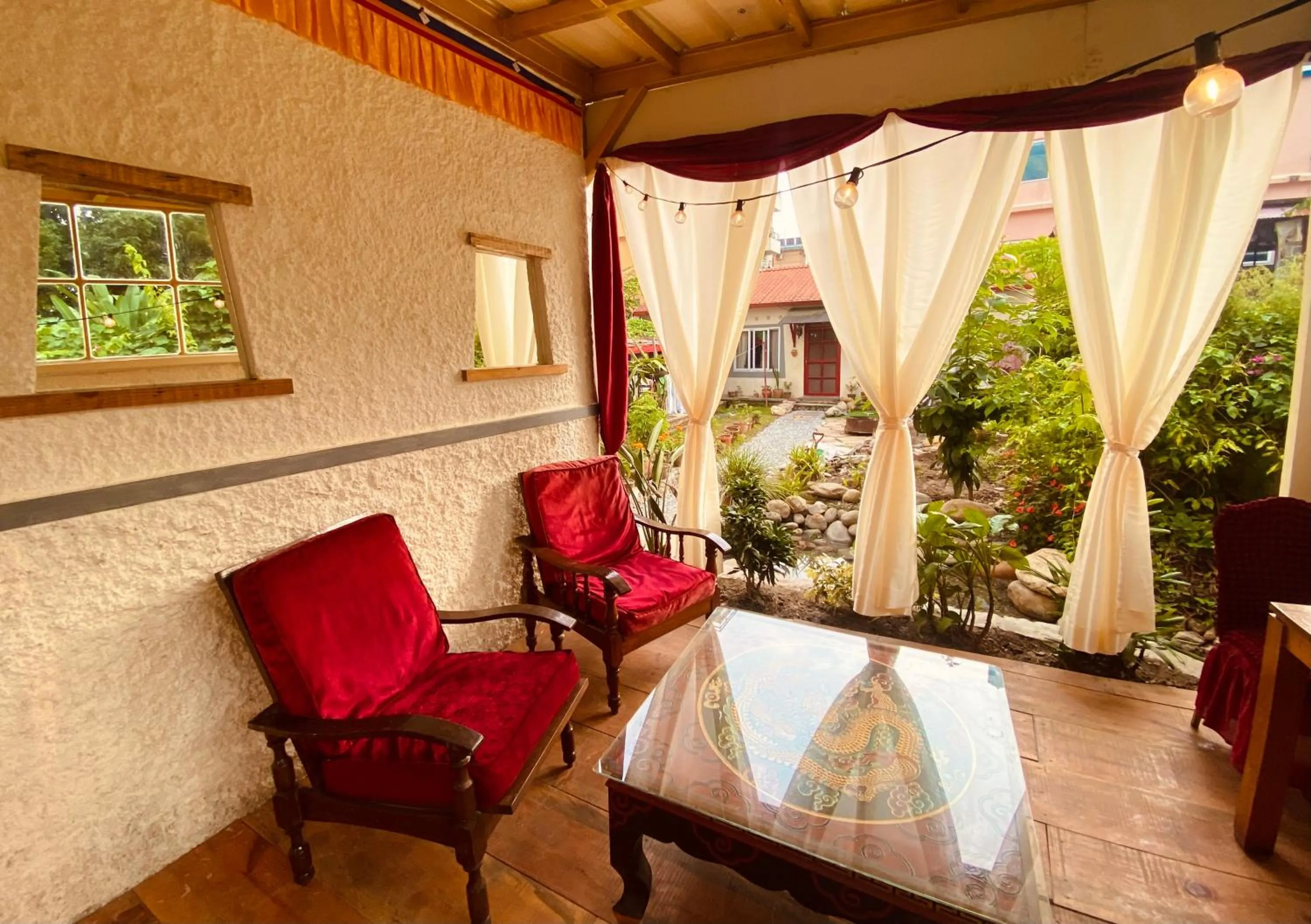 Three Jewels Boutique Hotel