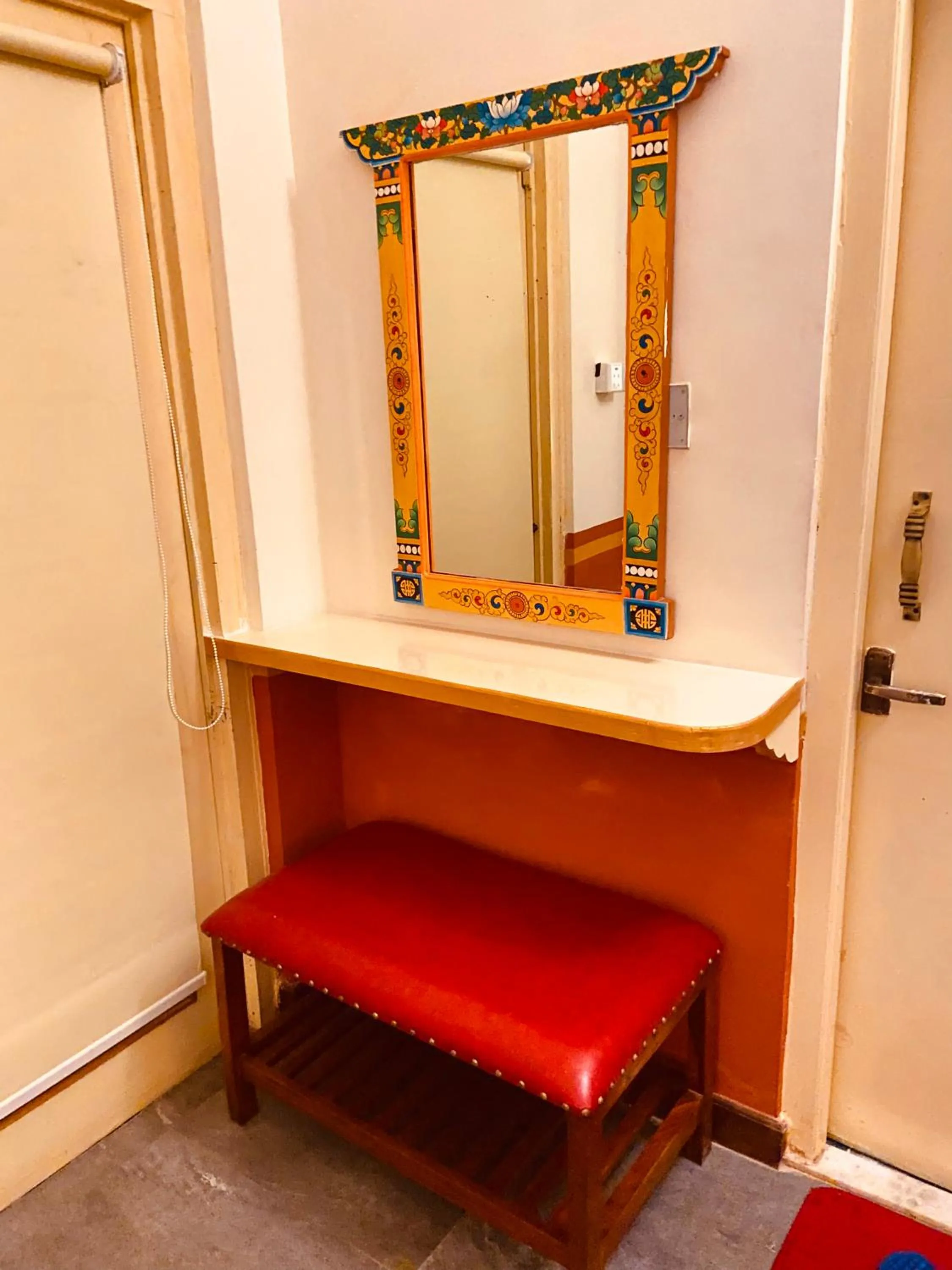 Three Jewels Boutique Hotel