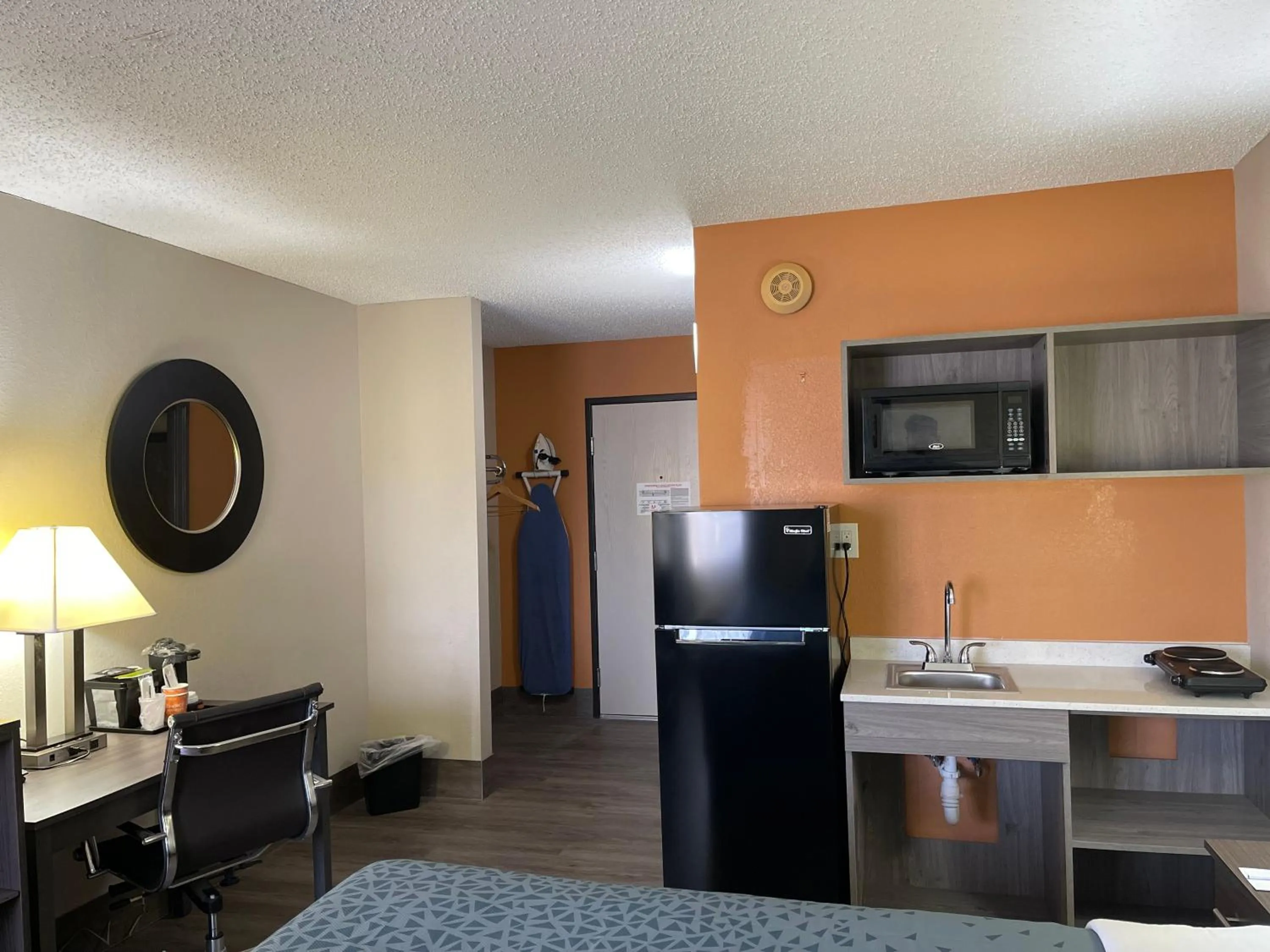 Kitchen/Kitchenette in Quality Inn & Suites Columbia