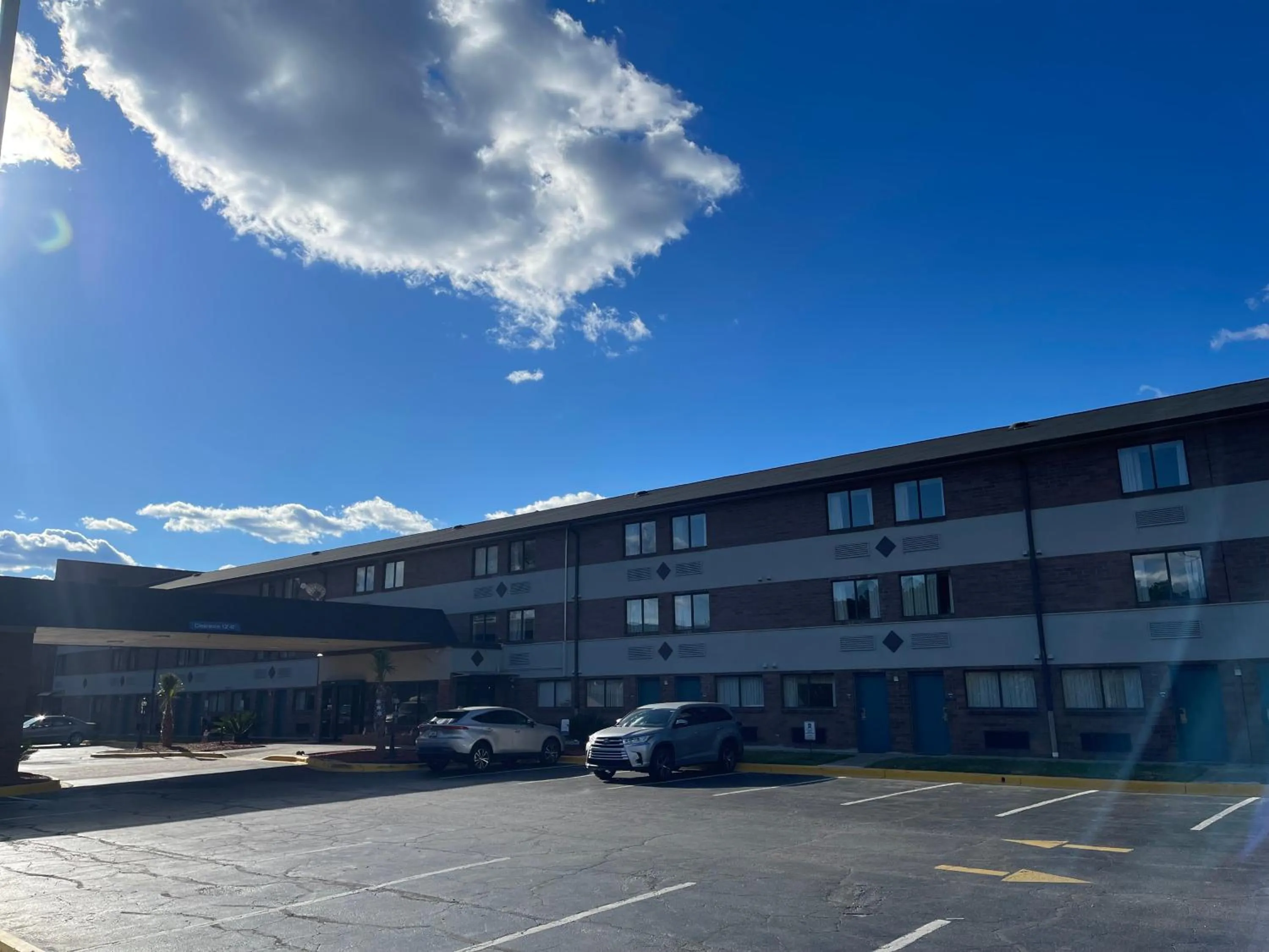 Property Building in Quality Inn & Suites Columbia