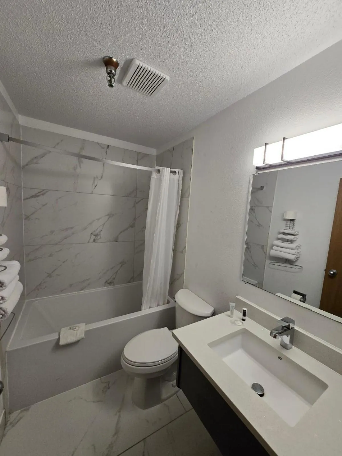 Super 8 by Wyndham Salmon Arm