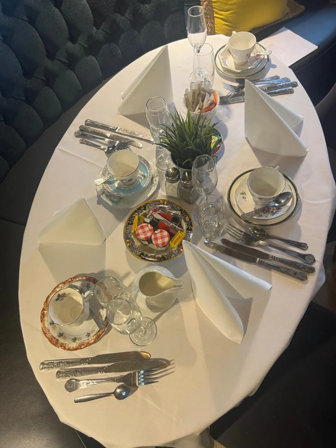 Food and drinks in The Royal Arms Hotel Room Only