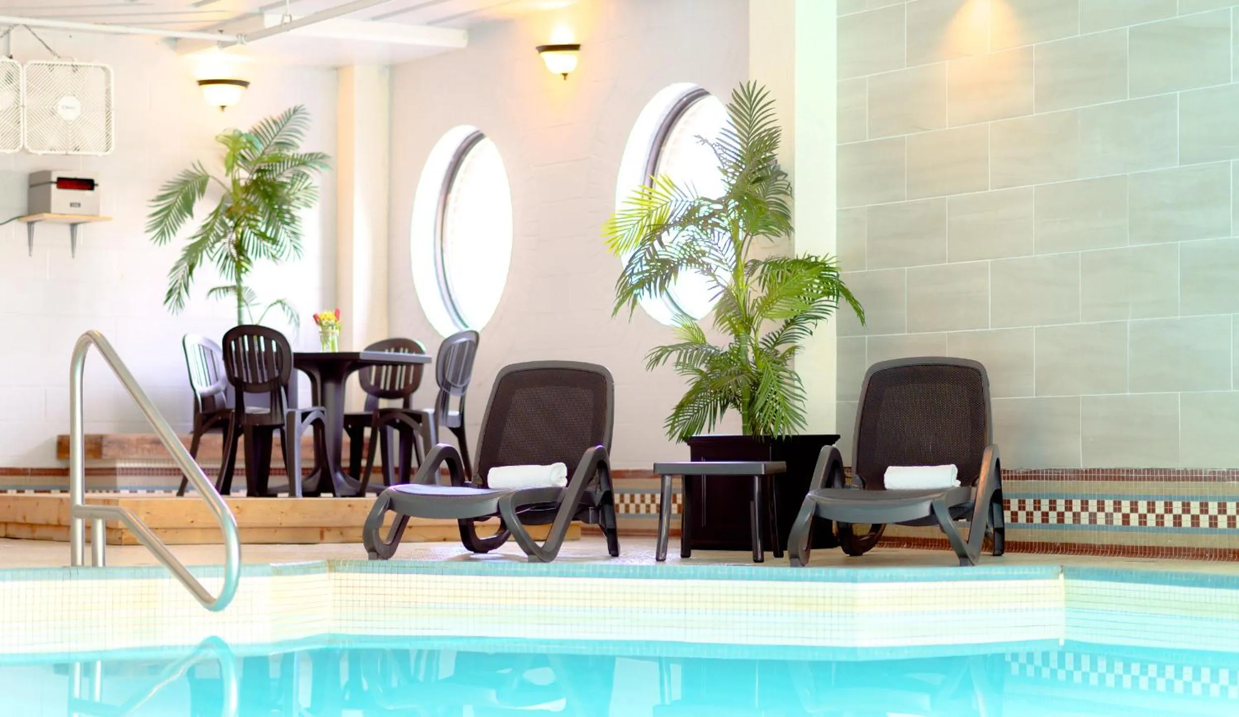 Swimming pool in Rodd Grand Yarmouth