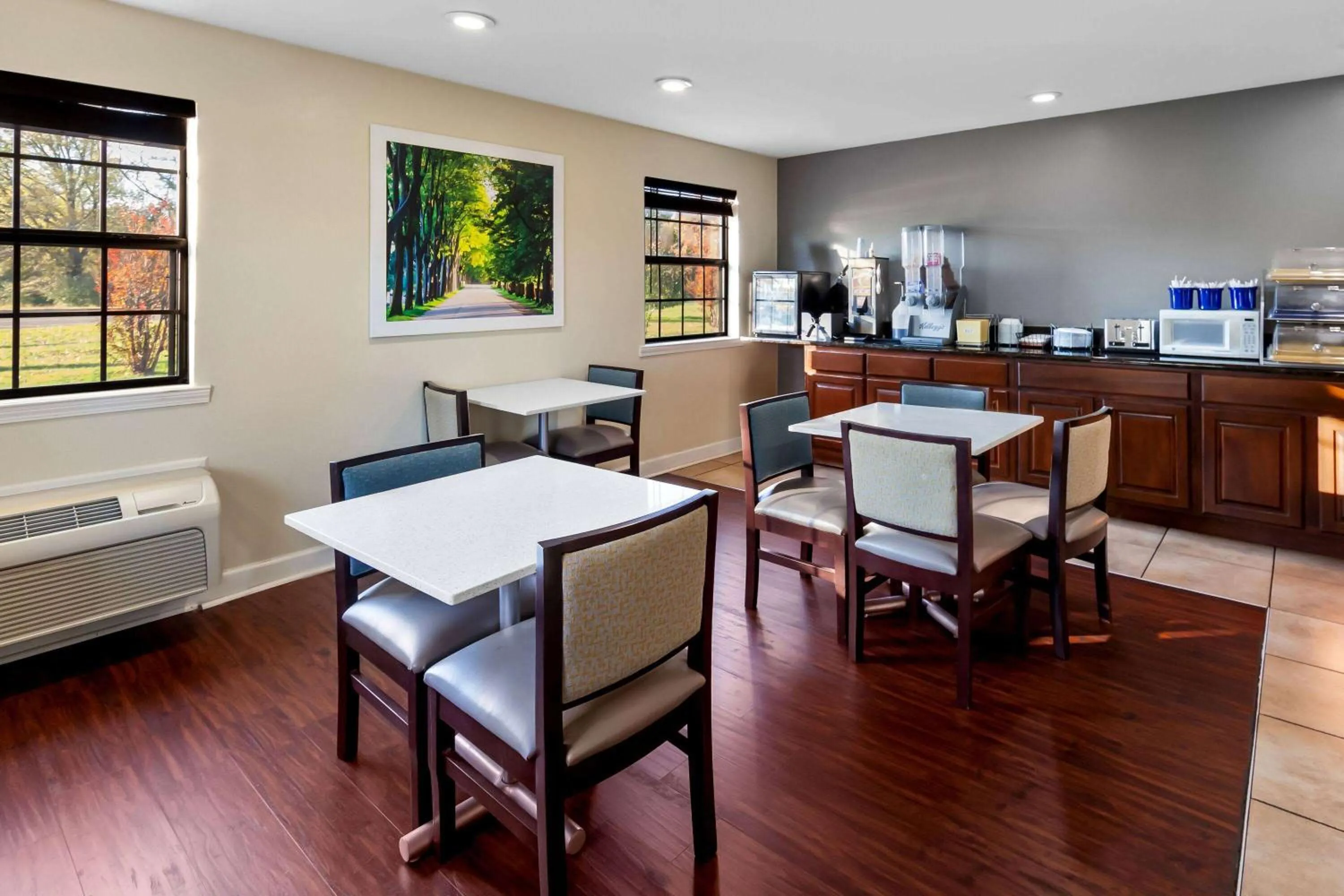 Restaurant/places to eat in Days Inn by Wyndham Brownsville