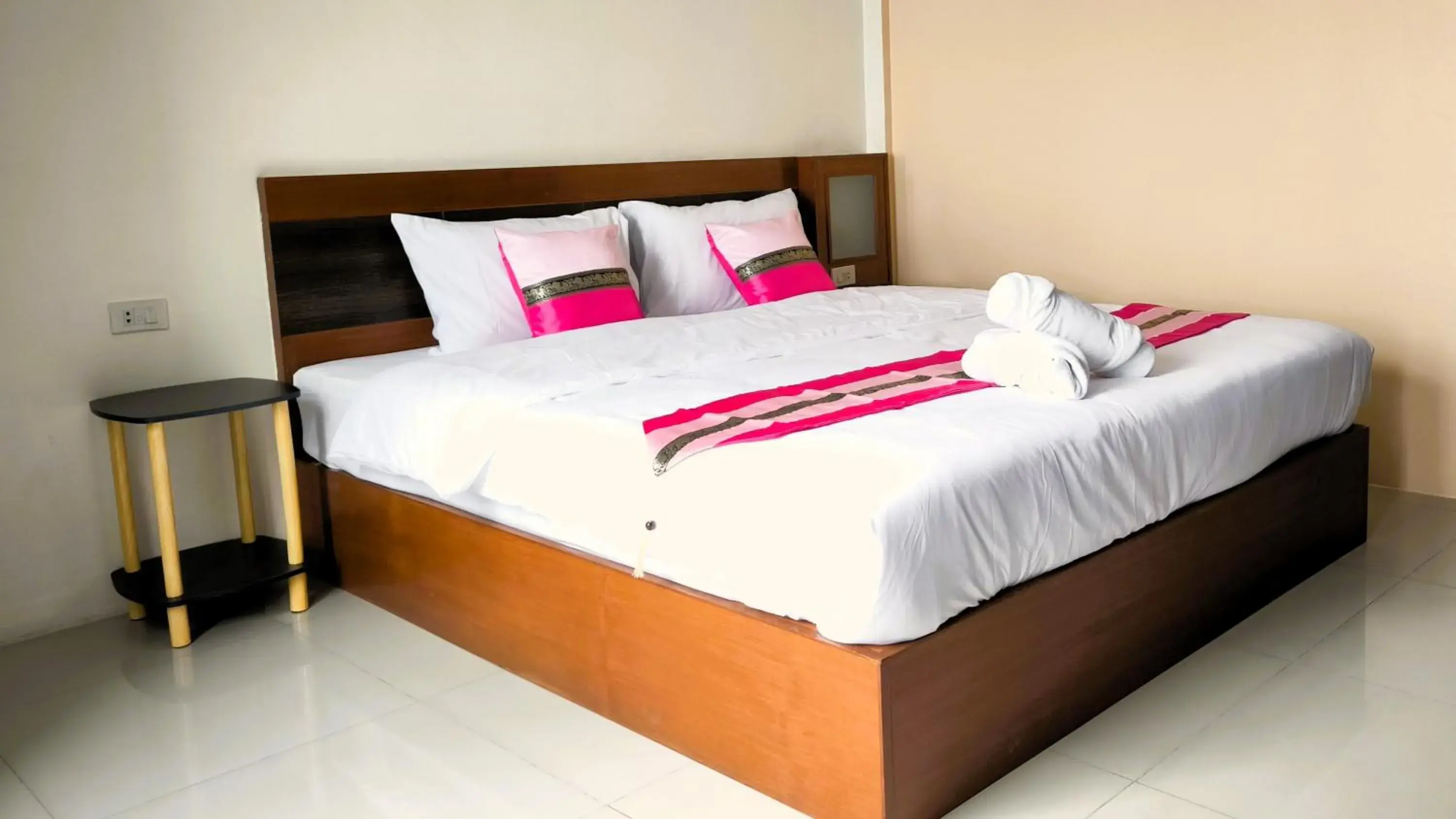 Standard Double Room in Lucky Buako Hotel Patong Standard Double Room in Lucky Buako Hotel Patong