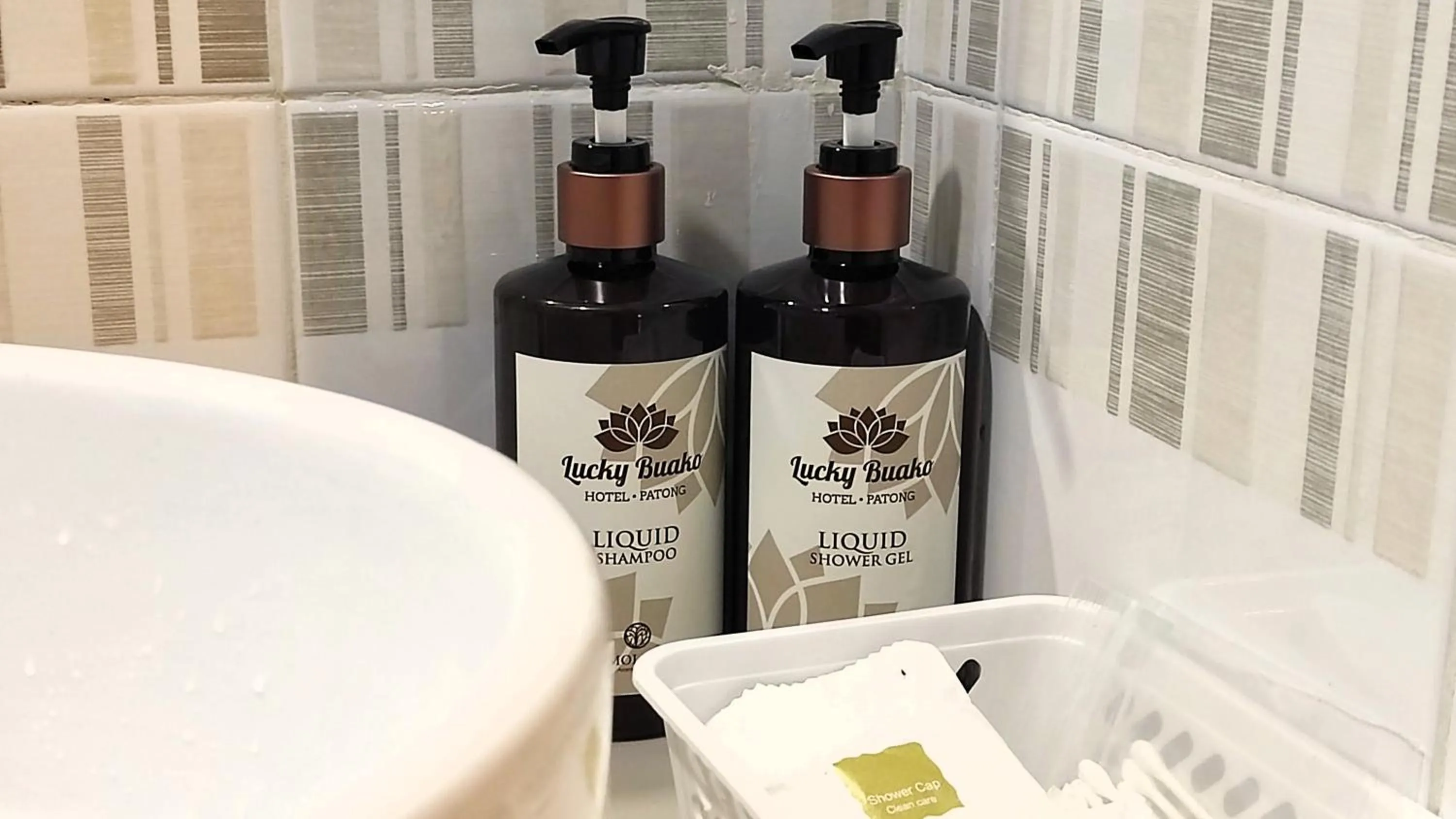 Bathroom in Lucky Buako Hotel Patong