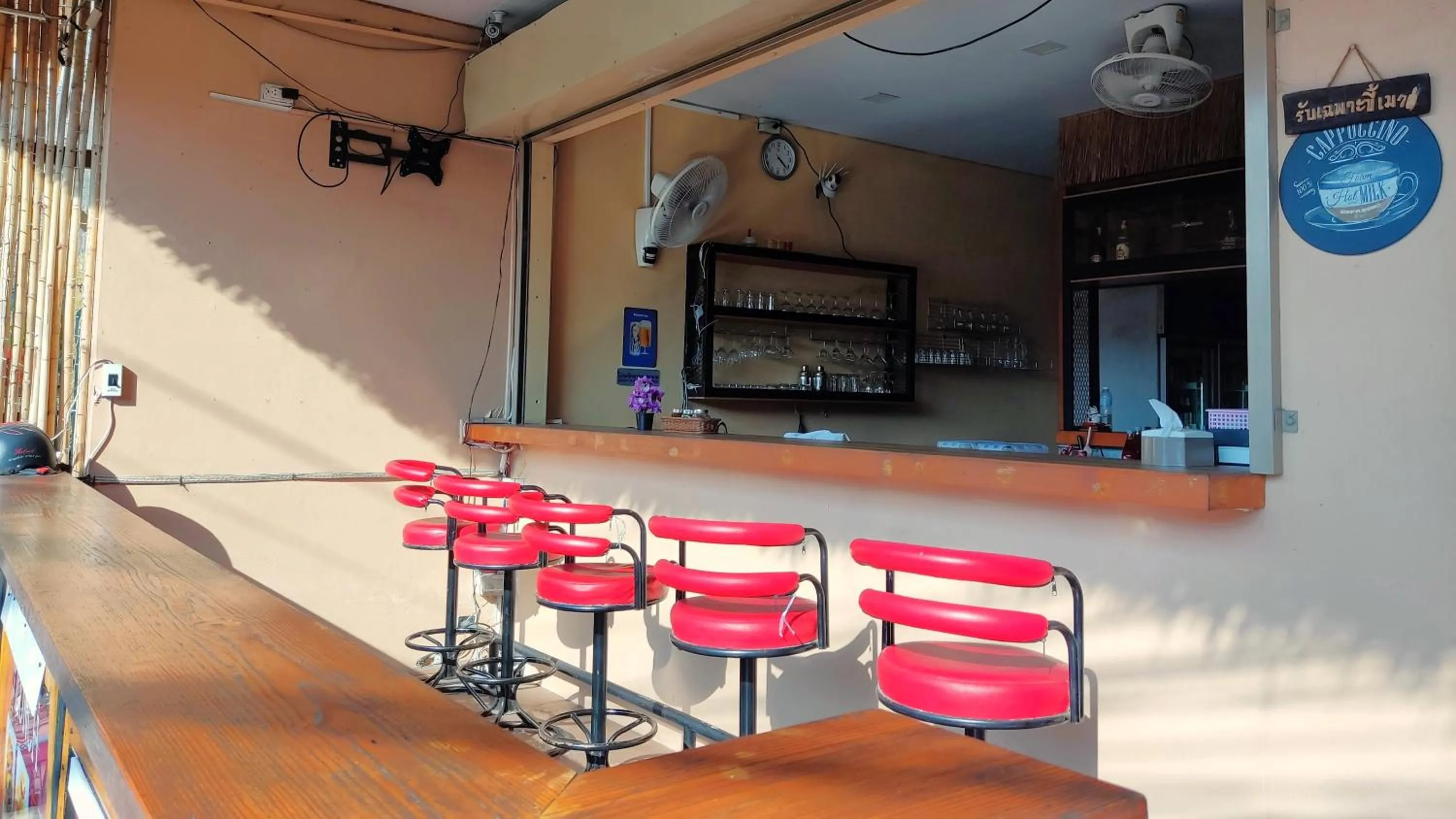 Restaurant/places to eat in Lucky Buako Hotel Patong