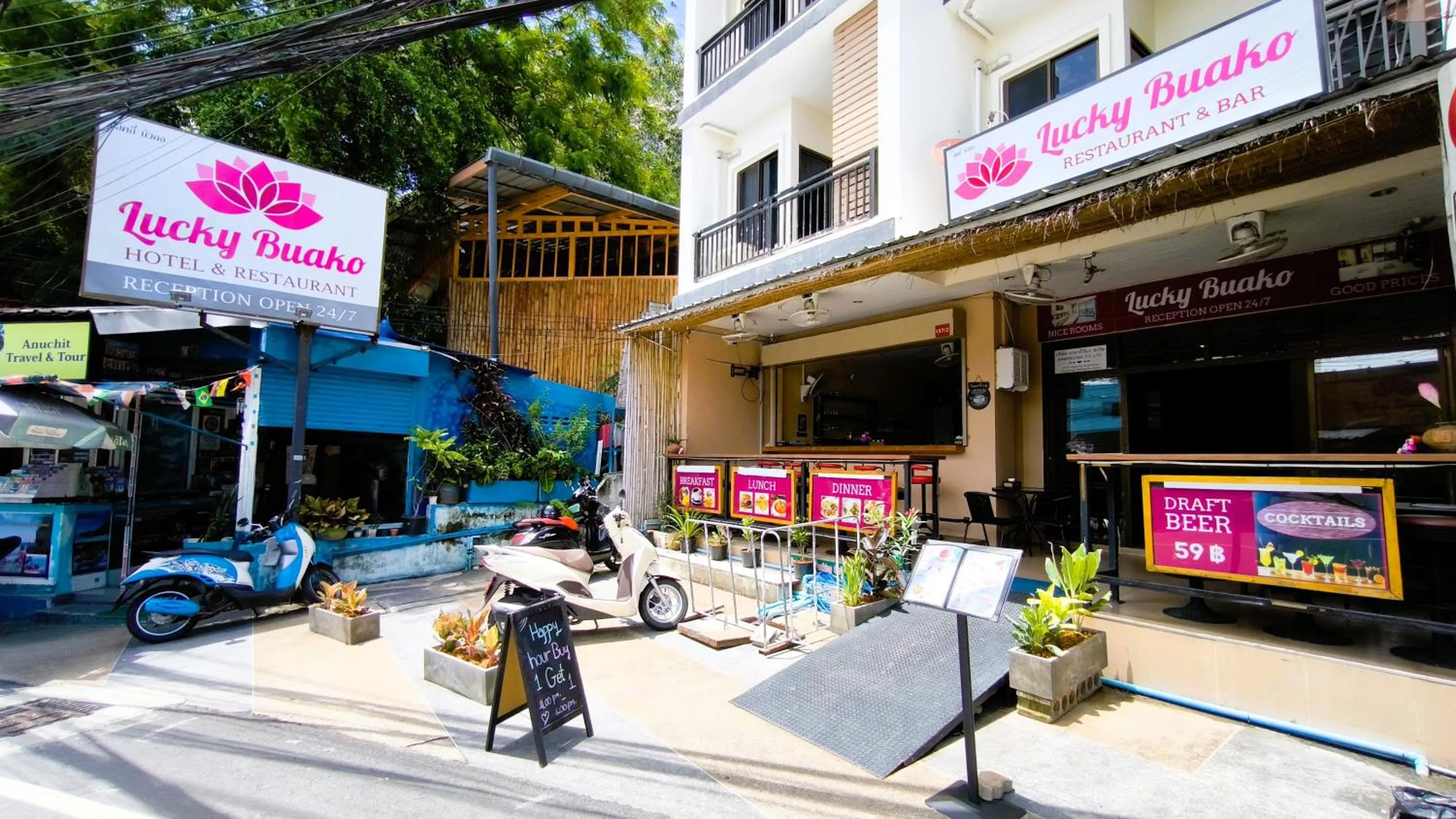 Parking in Lucky Buako Hotel Patong