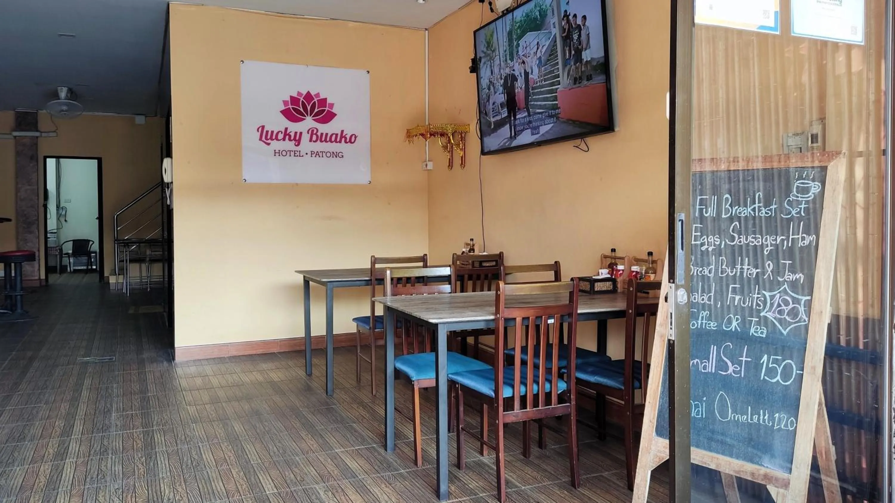 Restaurant/places to eat in Lucky Buako Hotel Patong