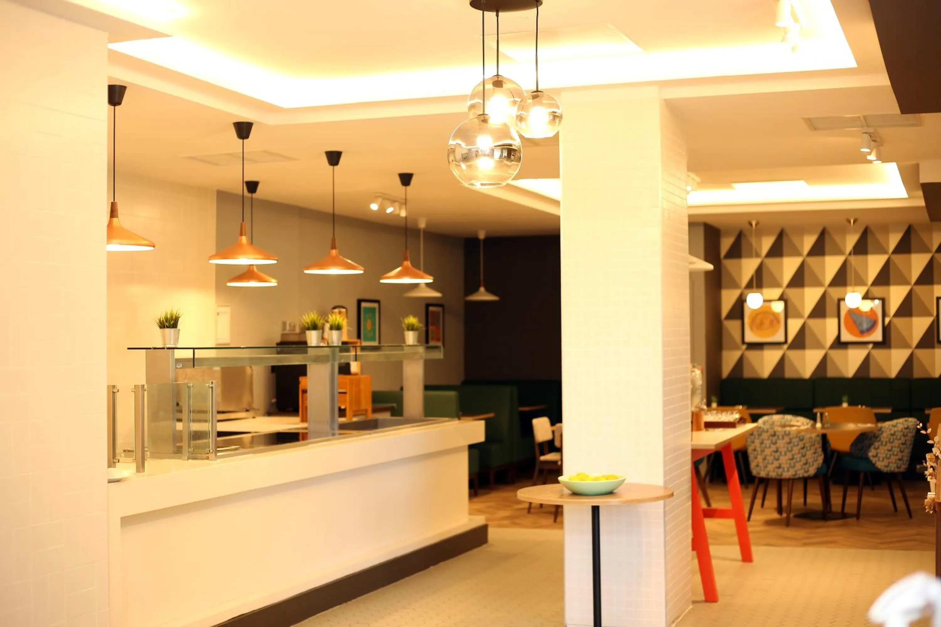 Restaurant/places to eat in Holiday Inn Basingstoke by IHG