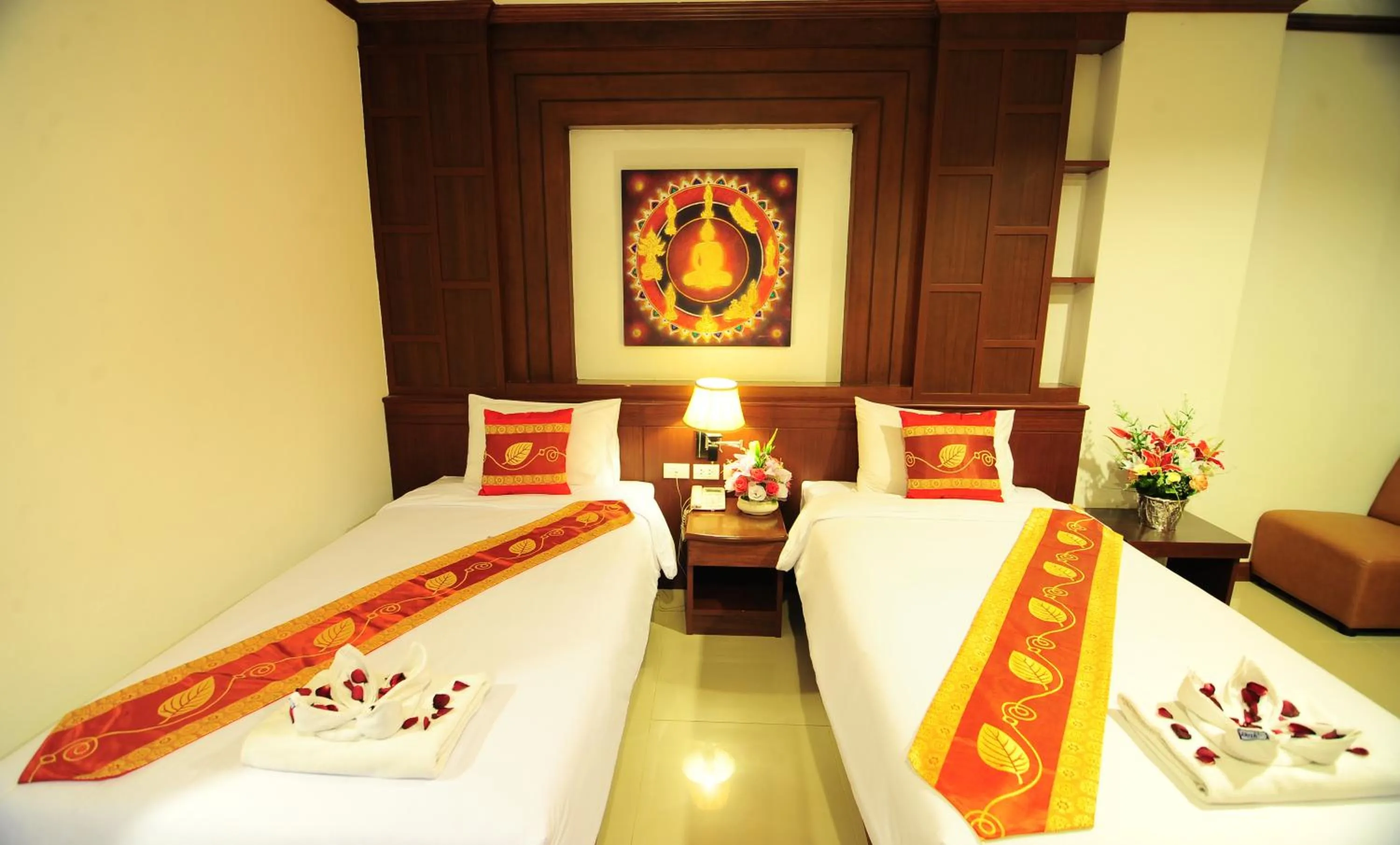 Photo of the whole room, Bed in Arita Hotel Patong