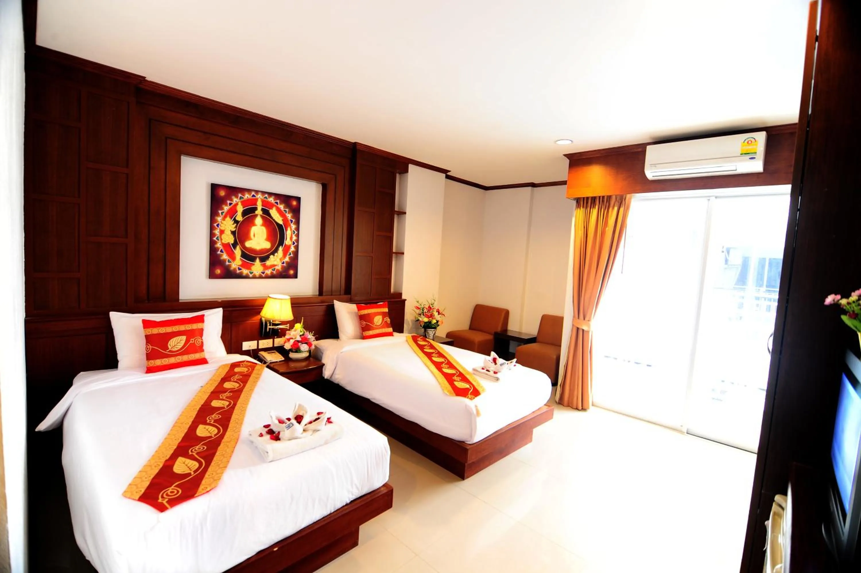 Day, Bed in Arita Hotel Patong