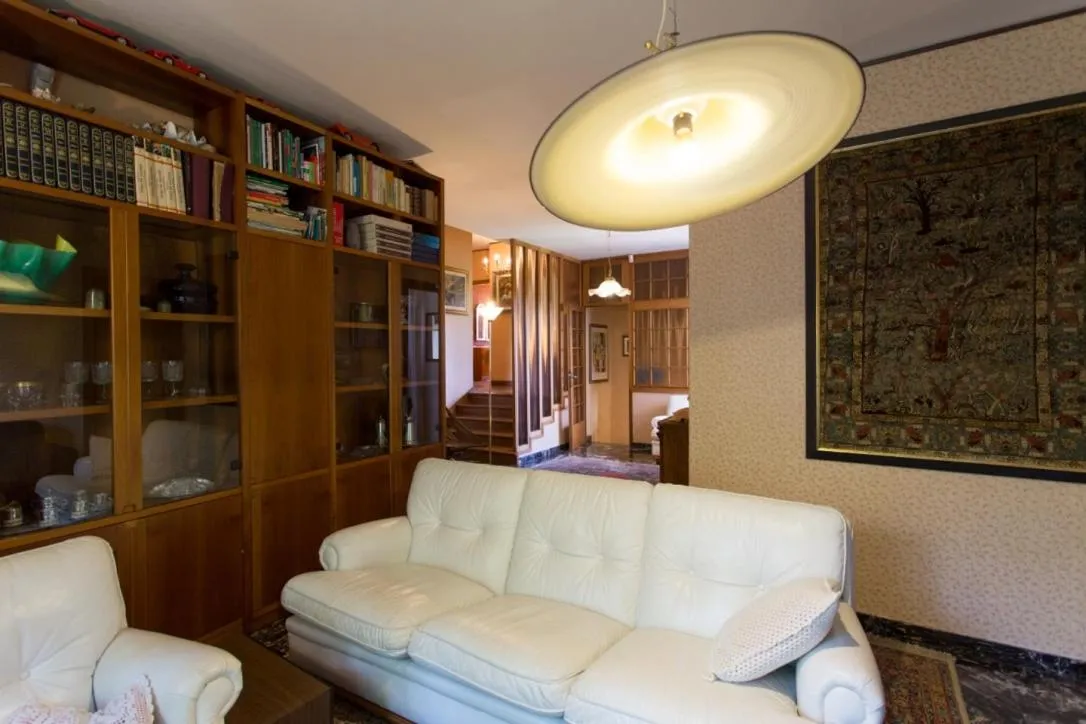 Communal lounge/ TV room in B&B Villa Sans Souci