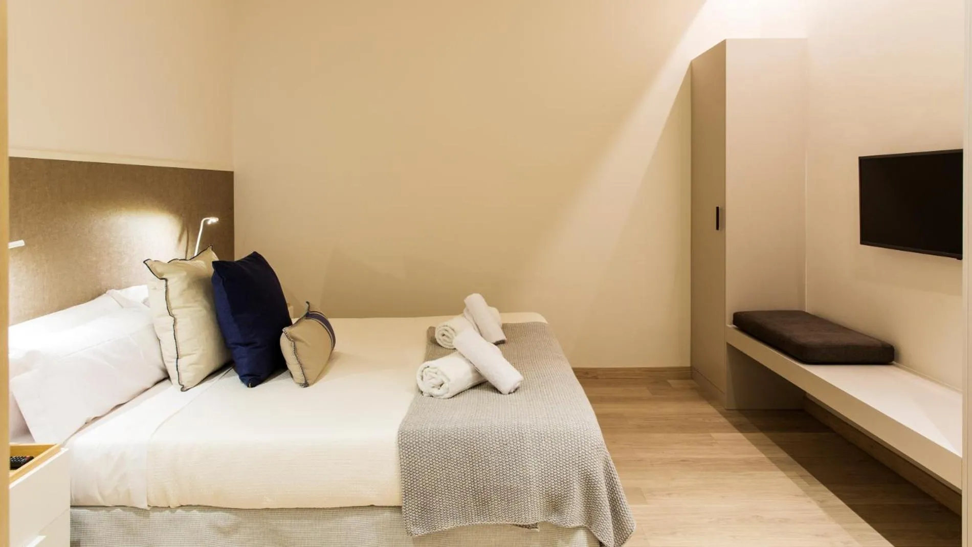 Bed in Fisa Rentals Ramblas Apartments