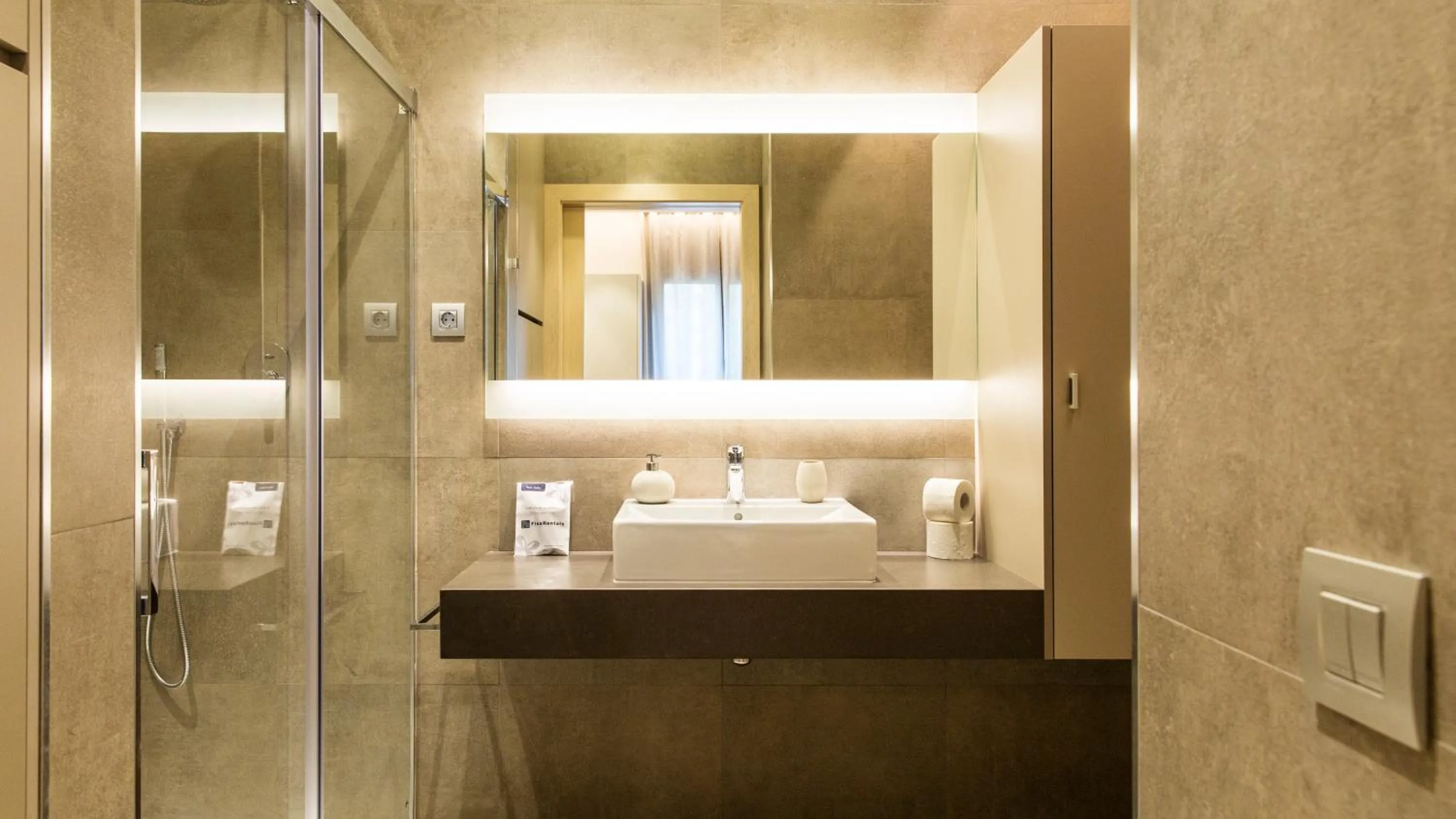 Bathroom in Fisa Rentals Ramblas Apartments