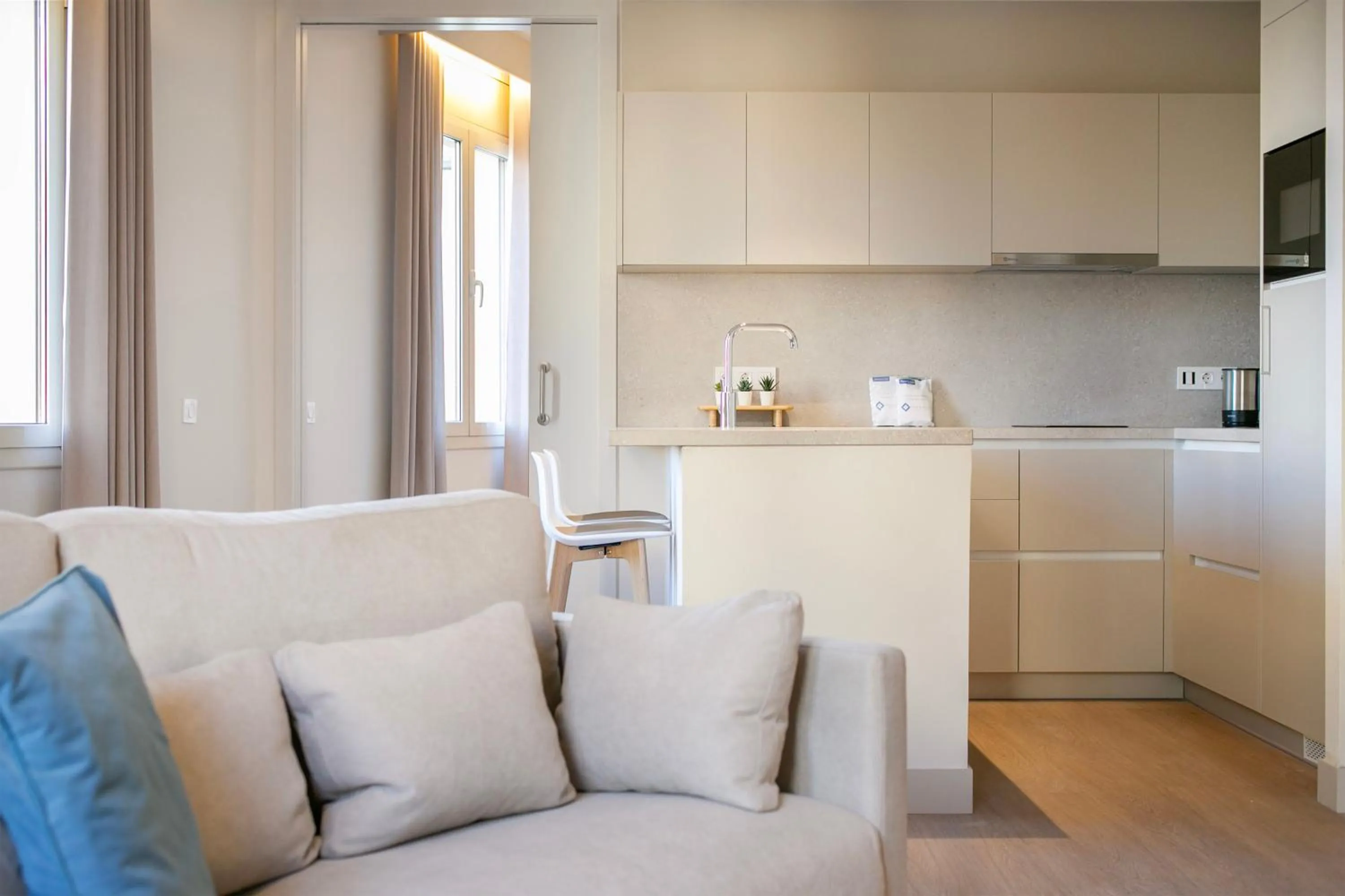 Fisa Rentals Ramblas Apartments