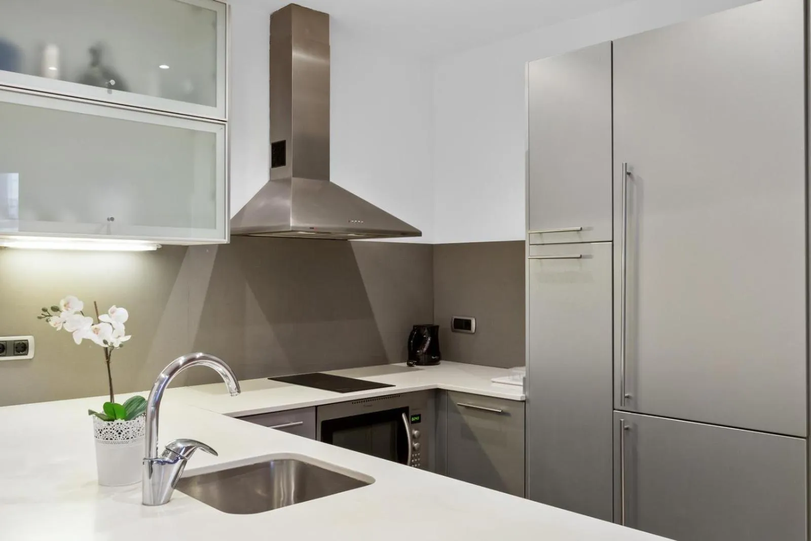 Kitchen or kitchenette in Fisa Rentals Ramblas Apartments