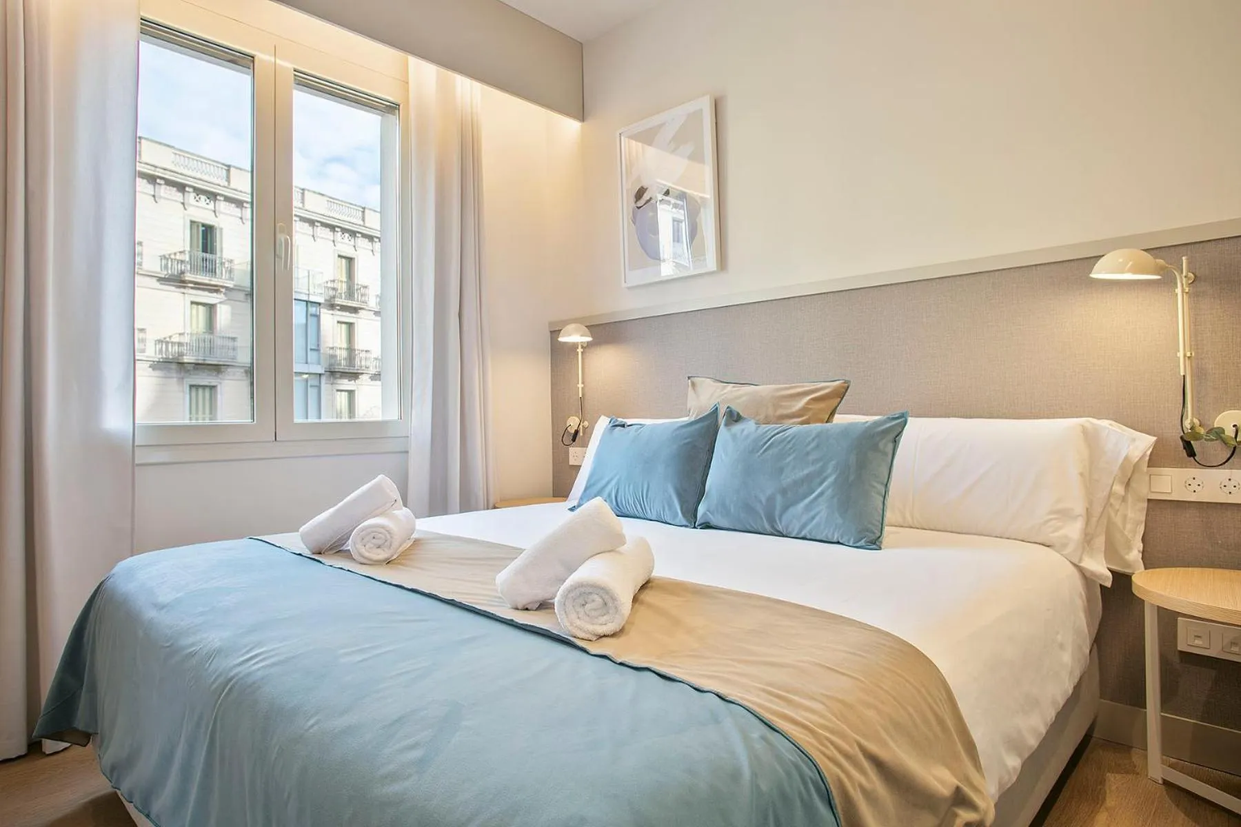 Bedroom, Bed in Fisa Rentals Ramblas Apartments