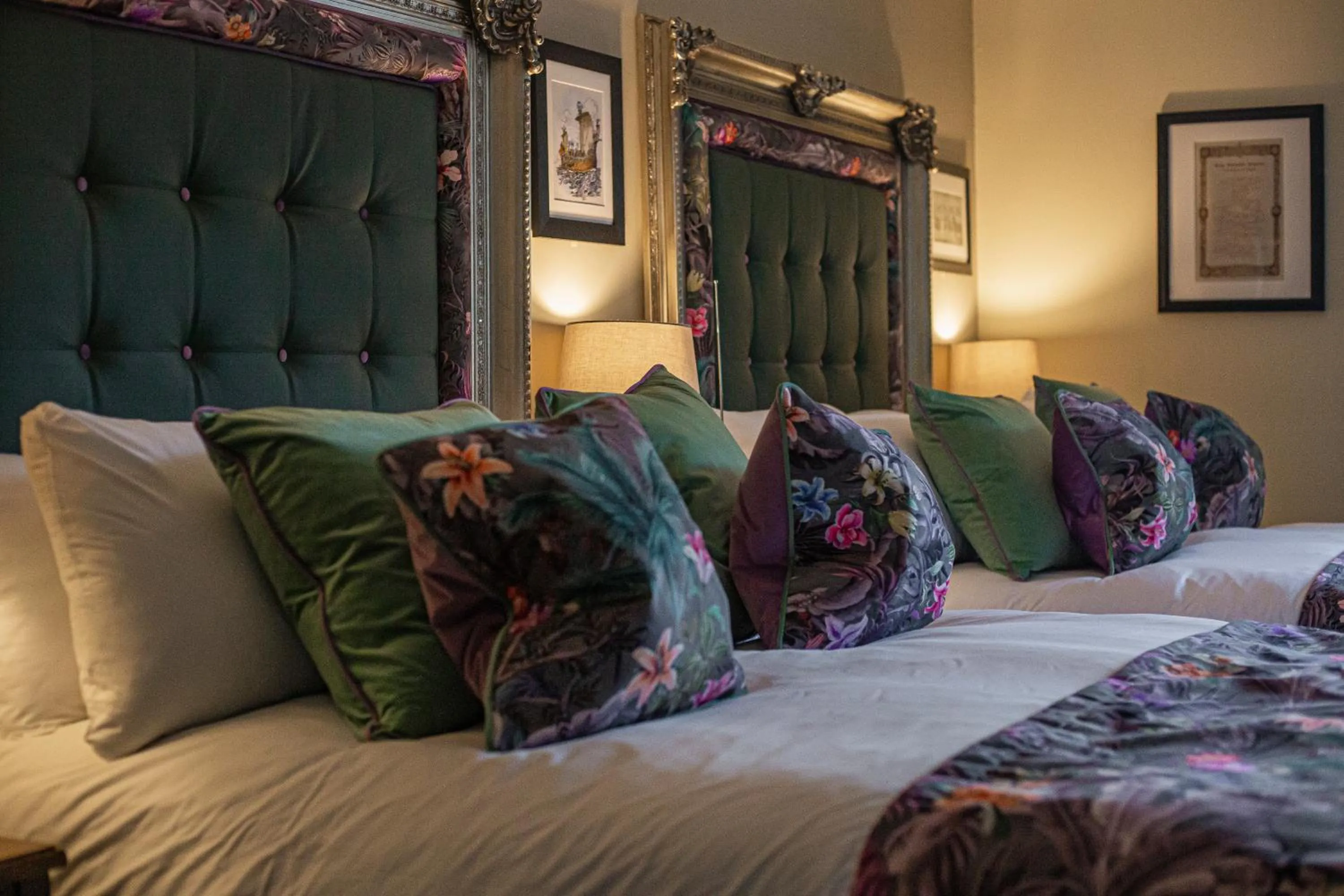 Bed in The Kings Arms and Royal Hotel, Godalming, Surrey - The Coaching Inn Group