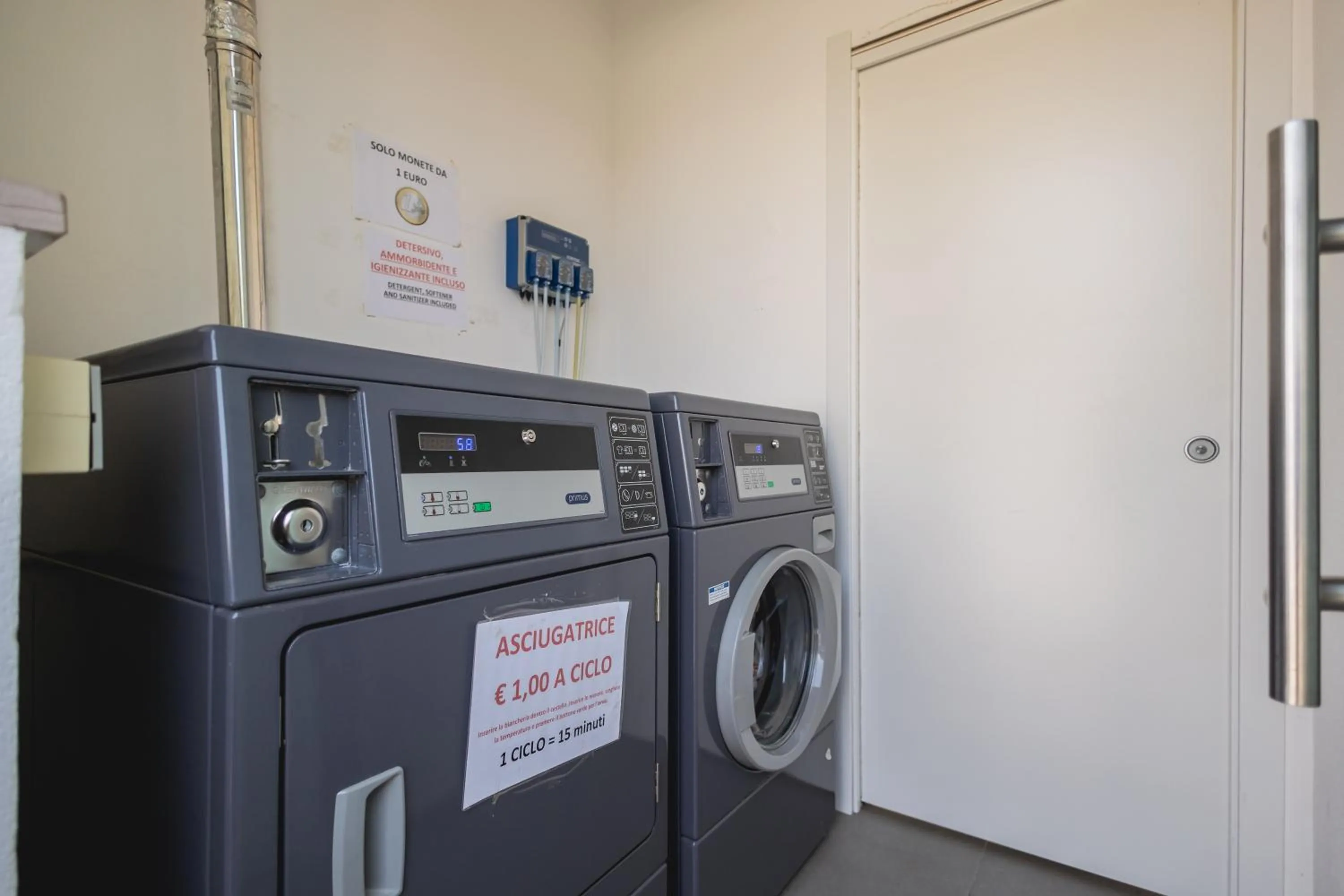 laundry in Hotel & Residence Cavalluccio Marino