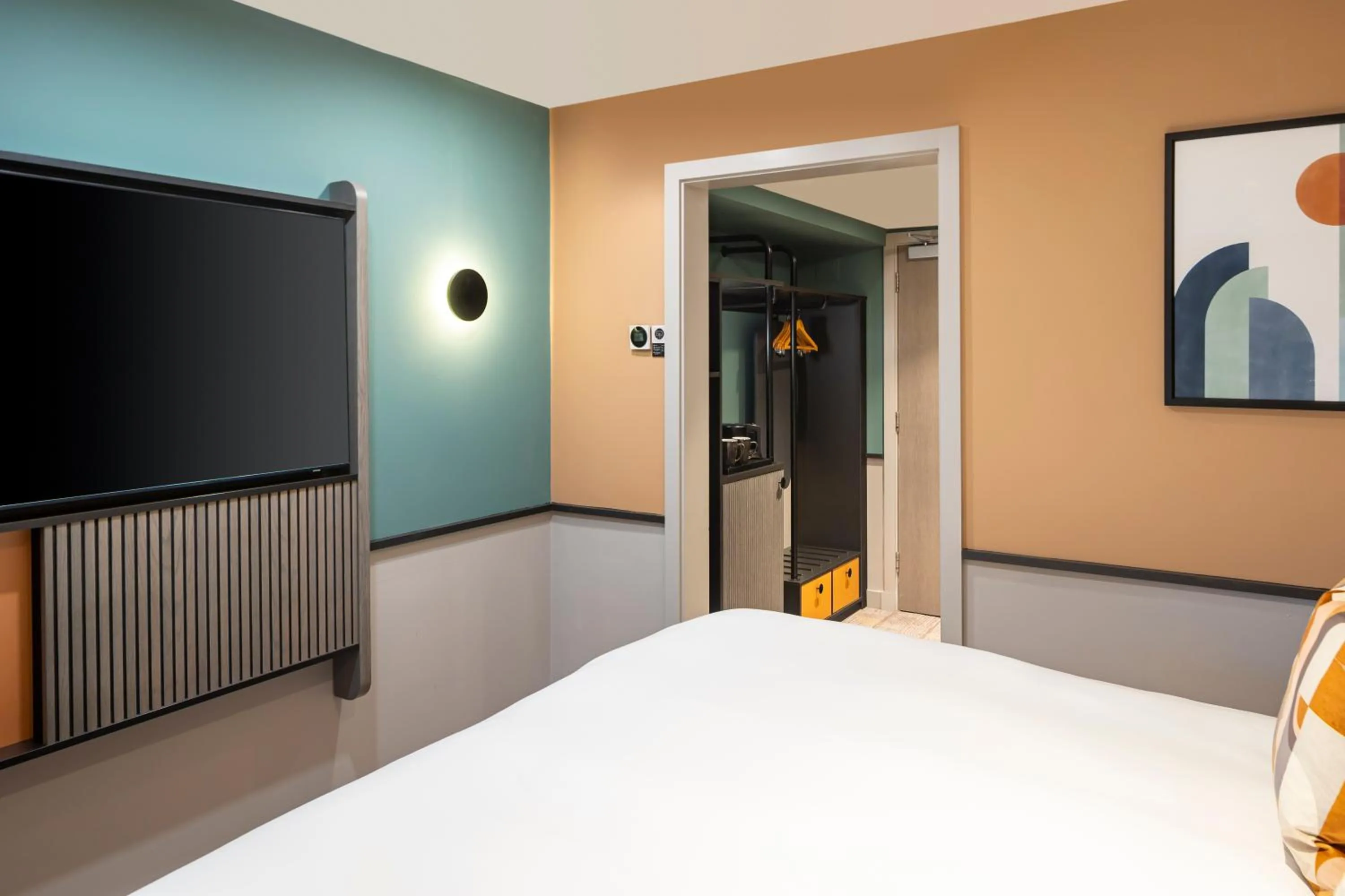 Bedroom, Bed in voco Fareham - Solent by IHG