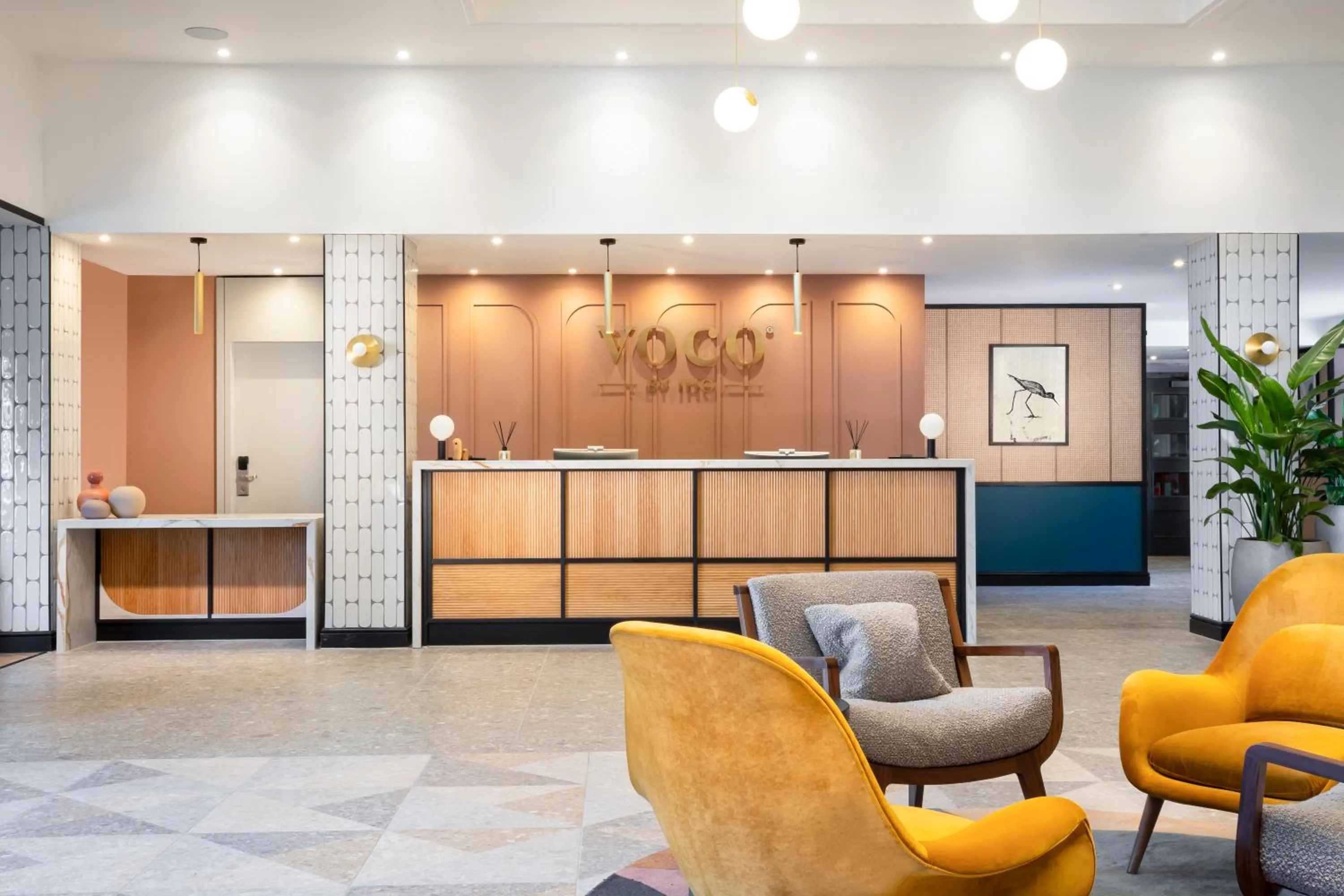 Lobby or reception in voco Fareham - Solent by IHG