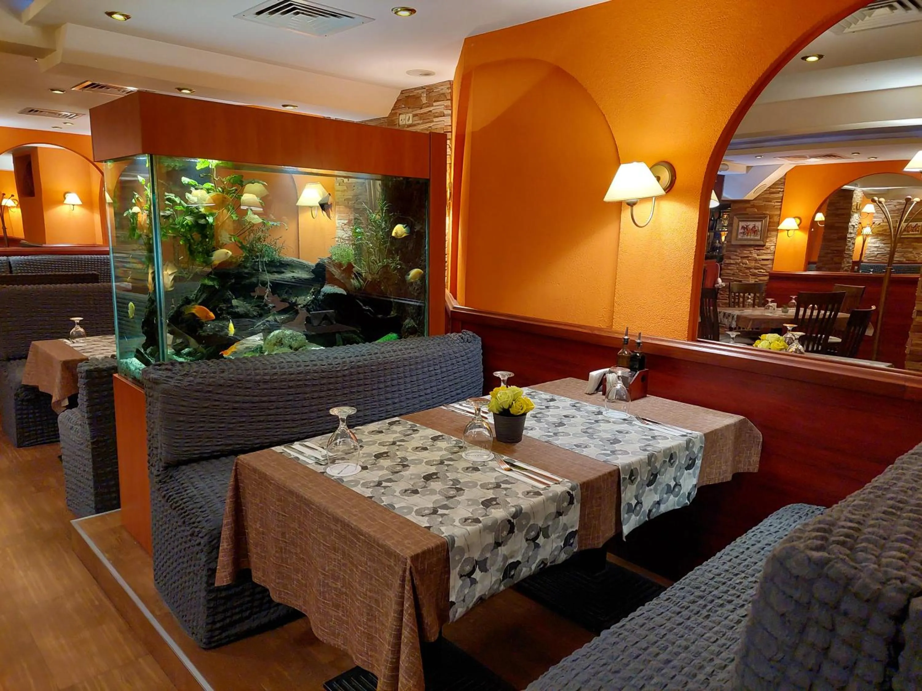 Restaurant/places to eat in Eleganza Family Hotel - Free Parking