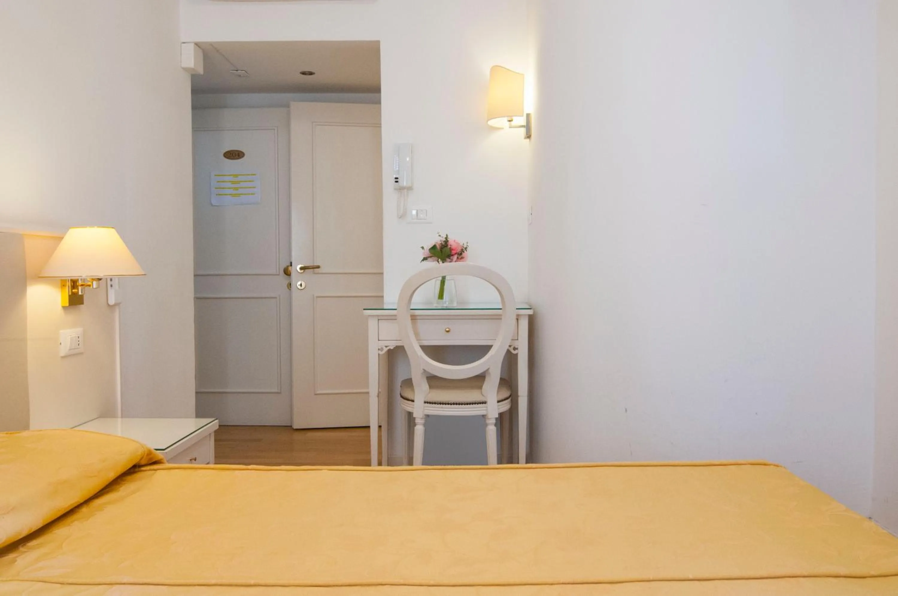 Photo of the whole room, Bed in Albergo ai Tolentini