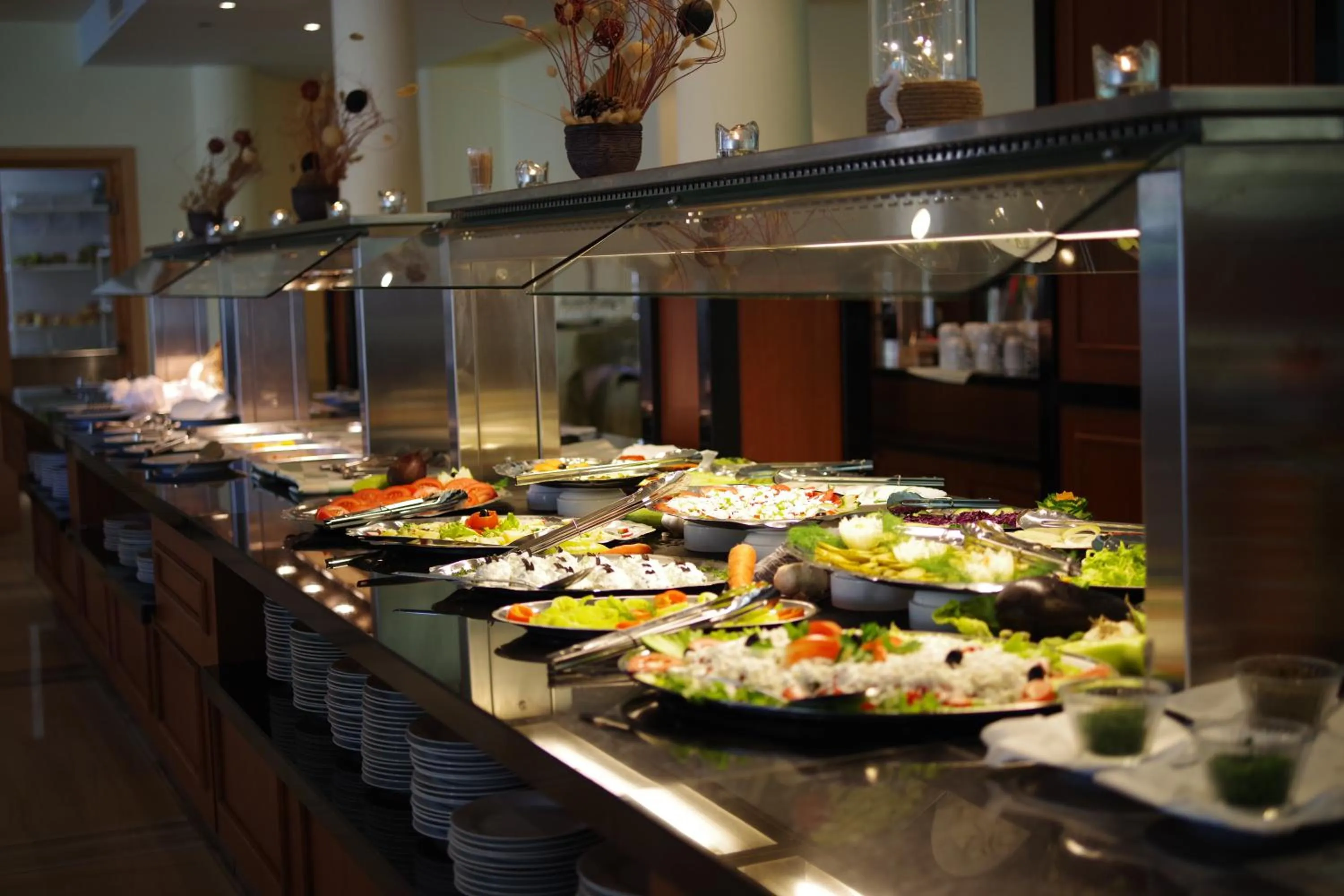 Food in Perla Plaza Hotel - All Inclusive