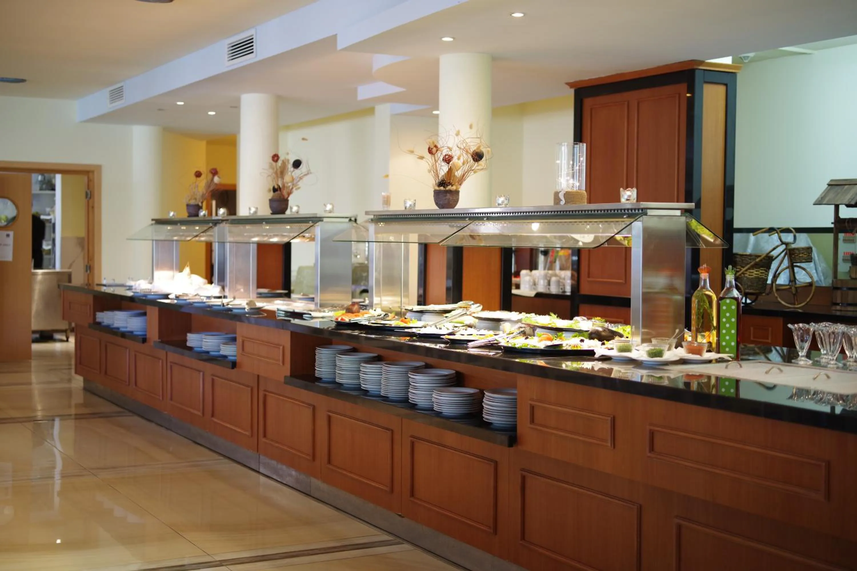 Restaurant/places to eat in Perla Plaza Hotel - All Inclusive