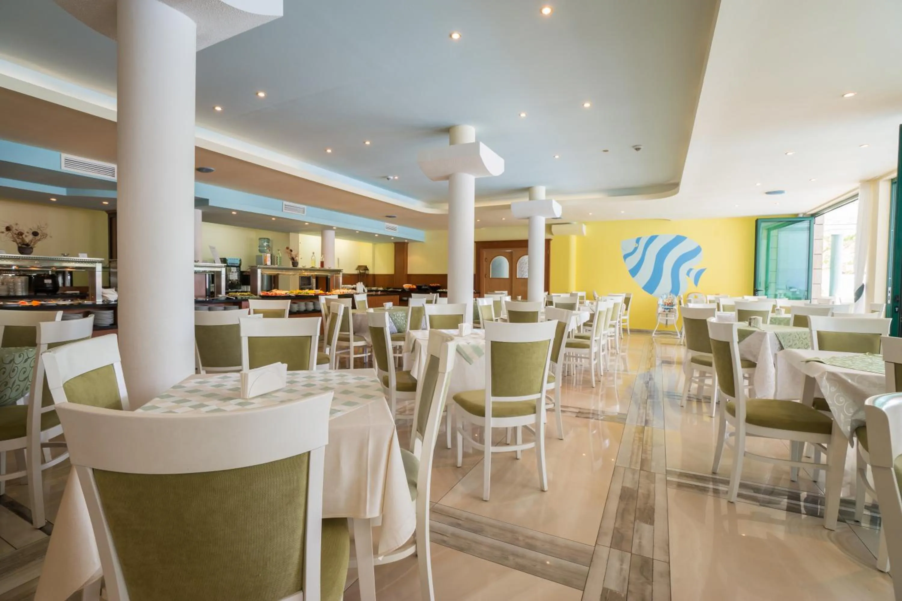 Restaurant/places to eat in Perla Plaza Hotel - All Inclusive