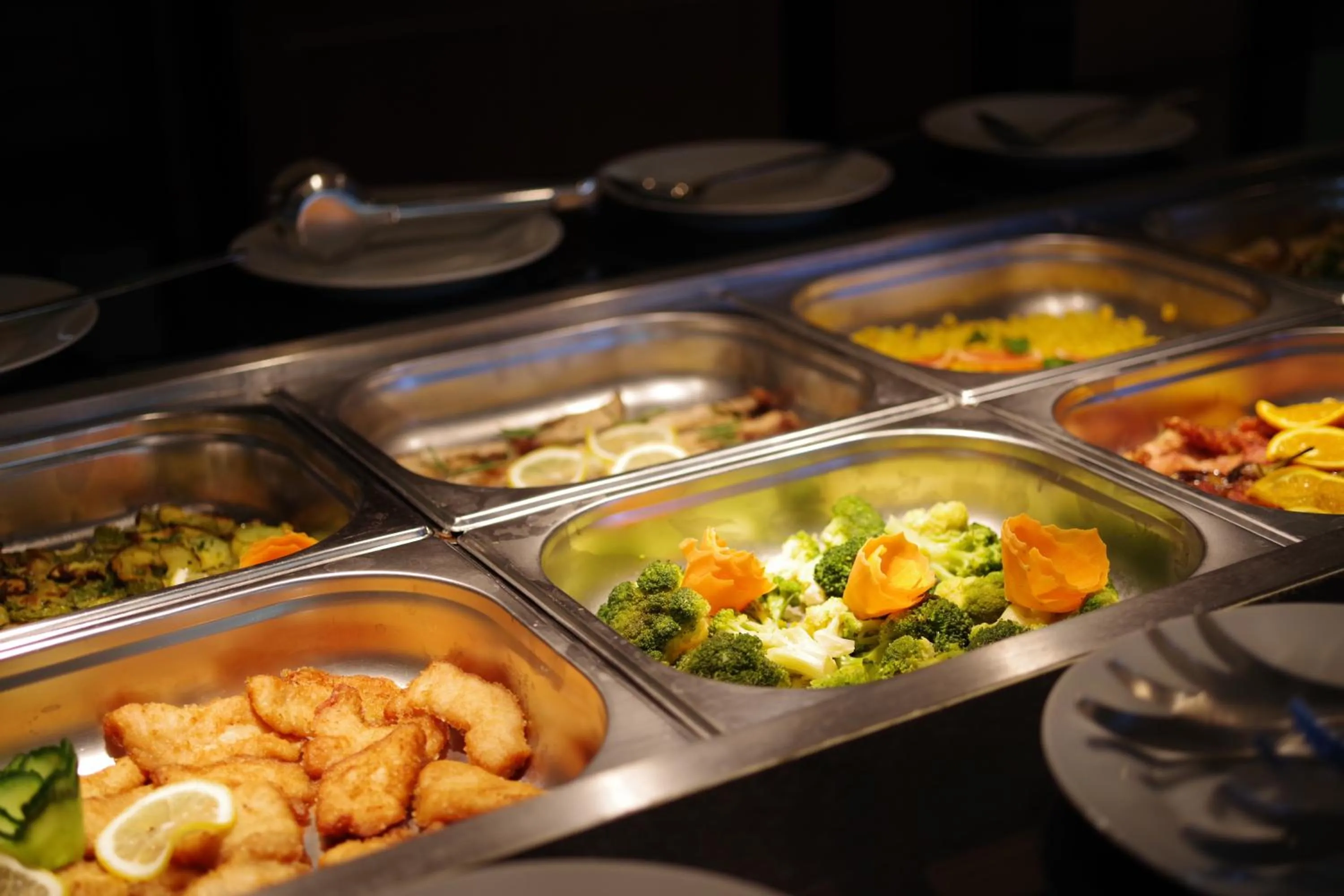 Food in Perla Plaza Hotel - All Inclusive