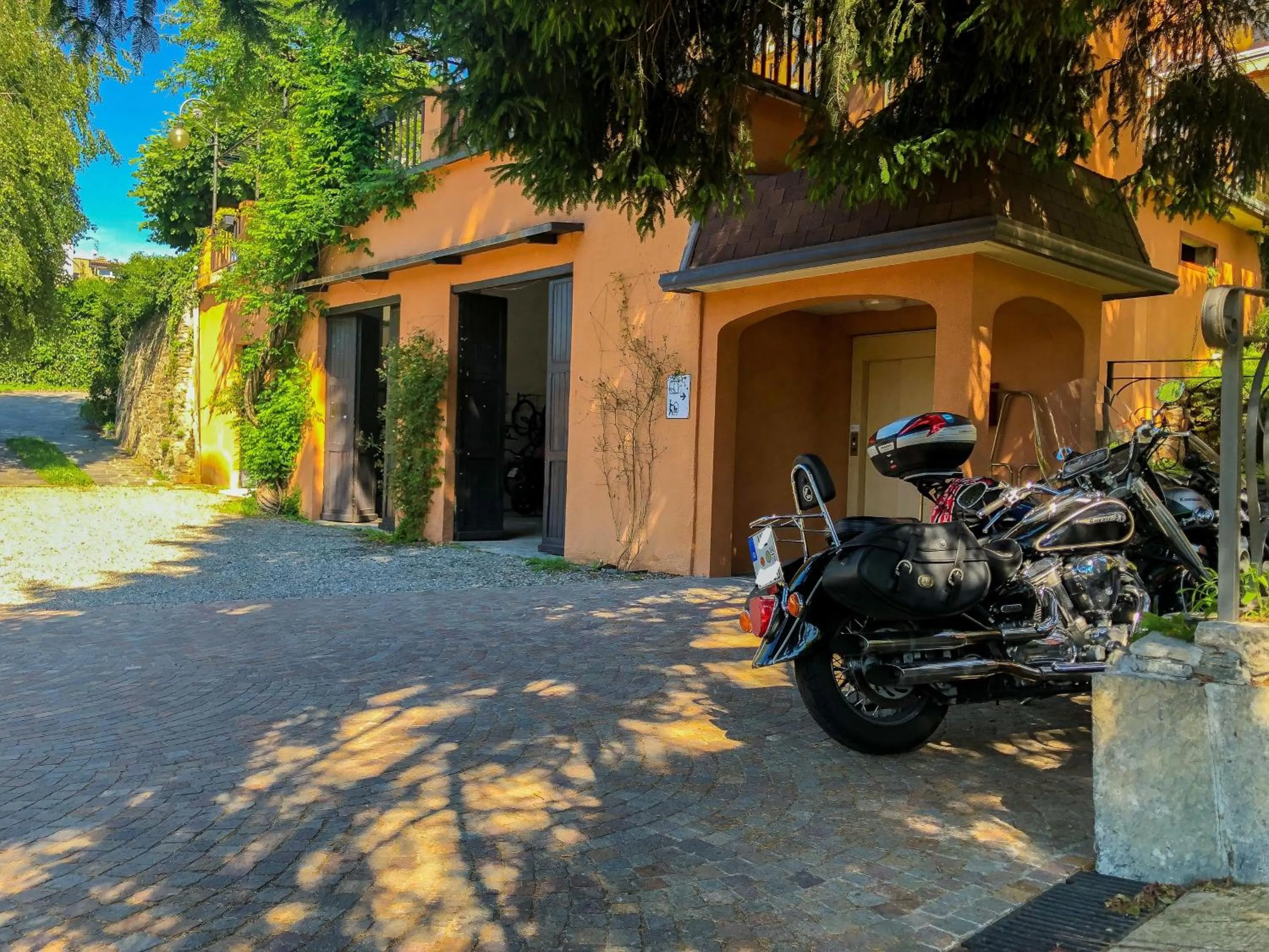 Property building in Hotel Moderno