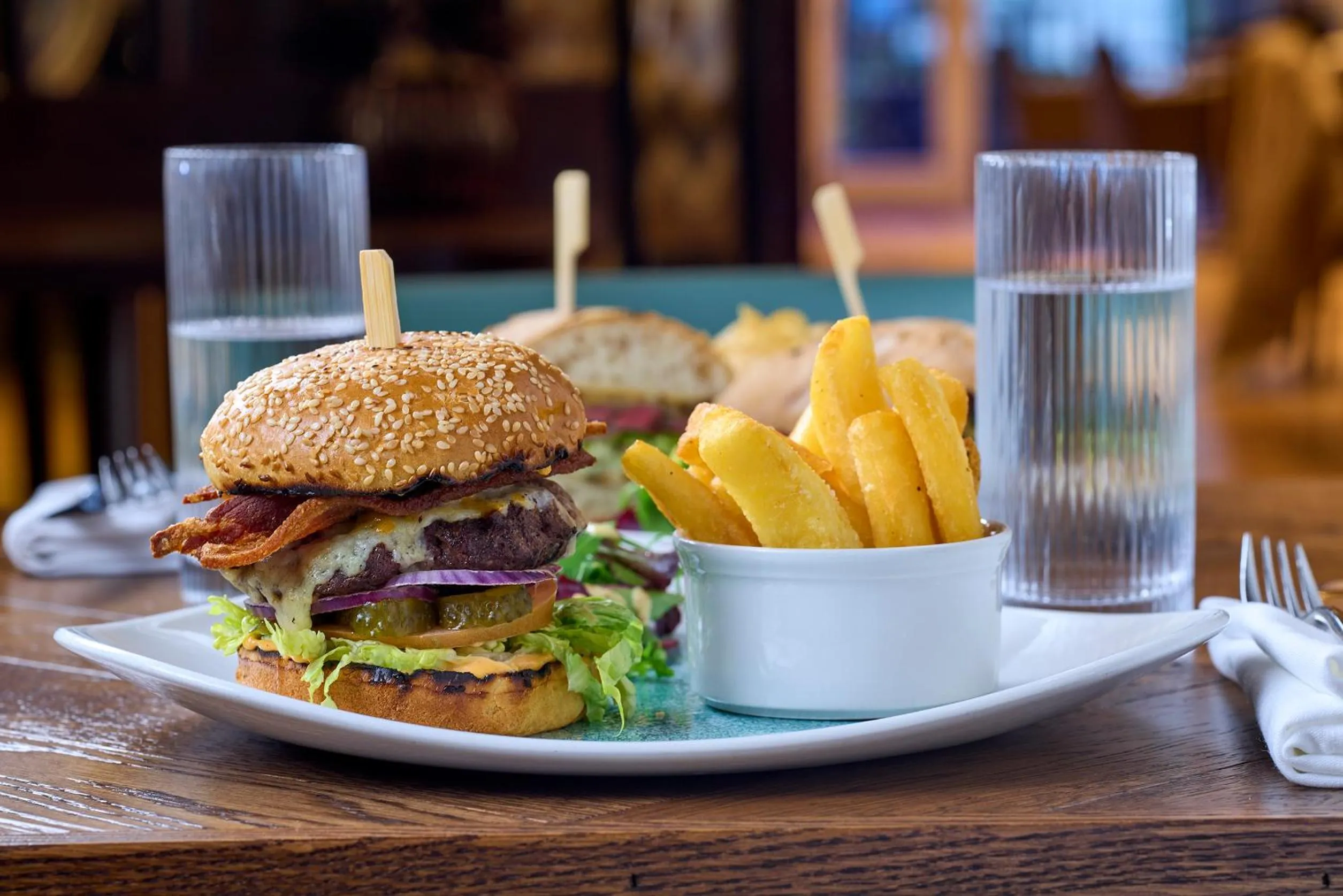 Restaurant/places to eat in Mandolay Hotel Guildford