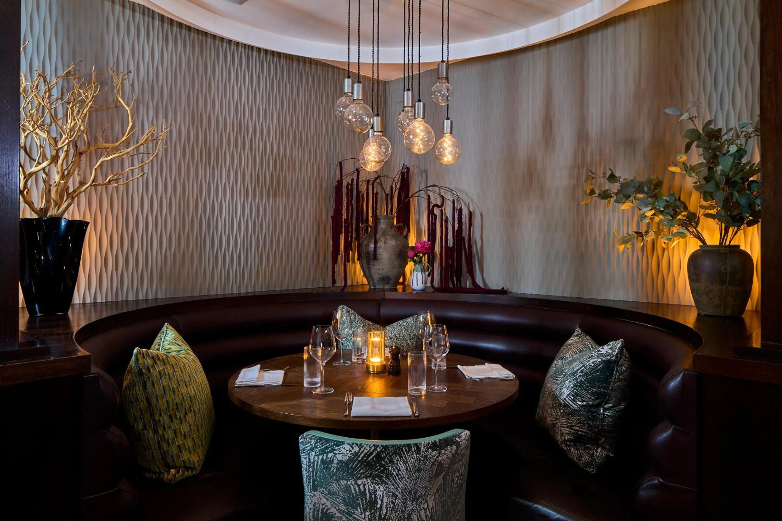 Restaurant/places to eat in Mandolay Hotel Guildford