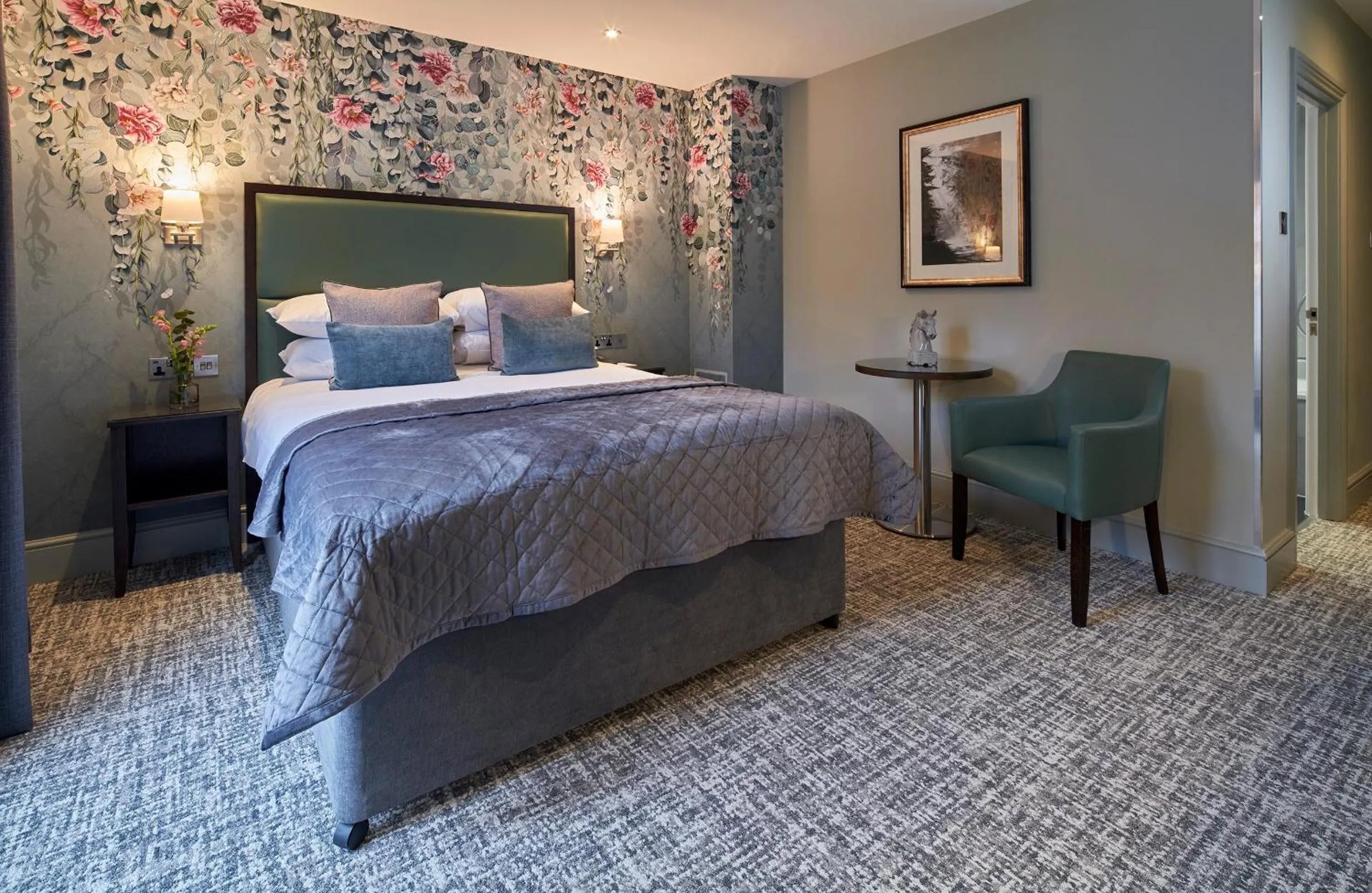 Bedroom, Bed in Mandolay Hotel Guildford