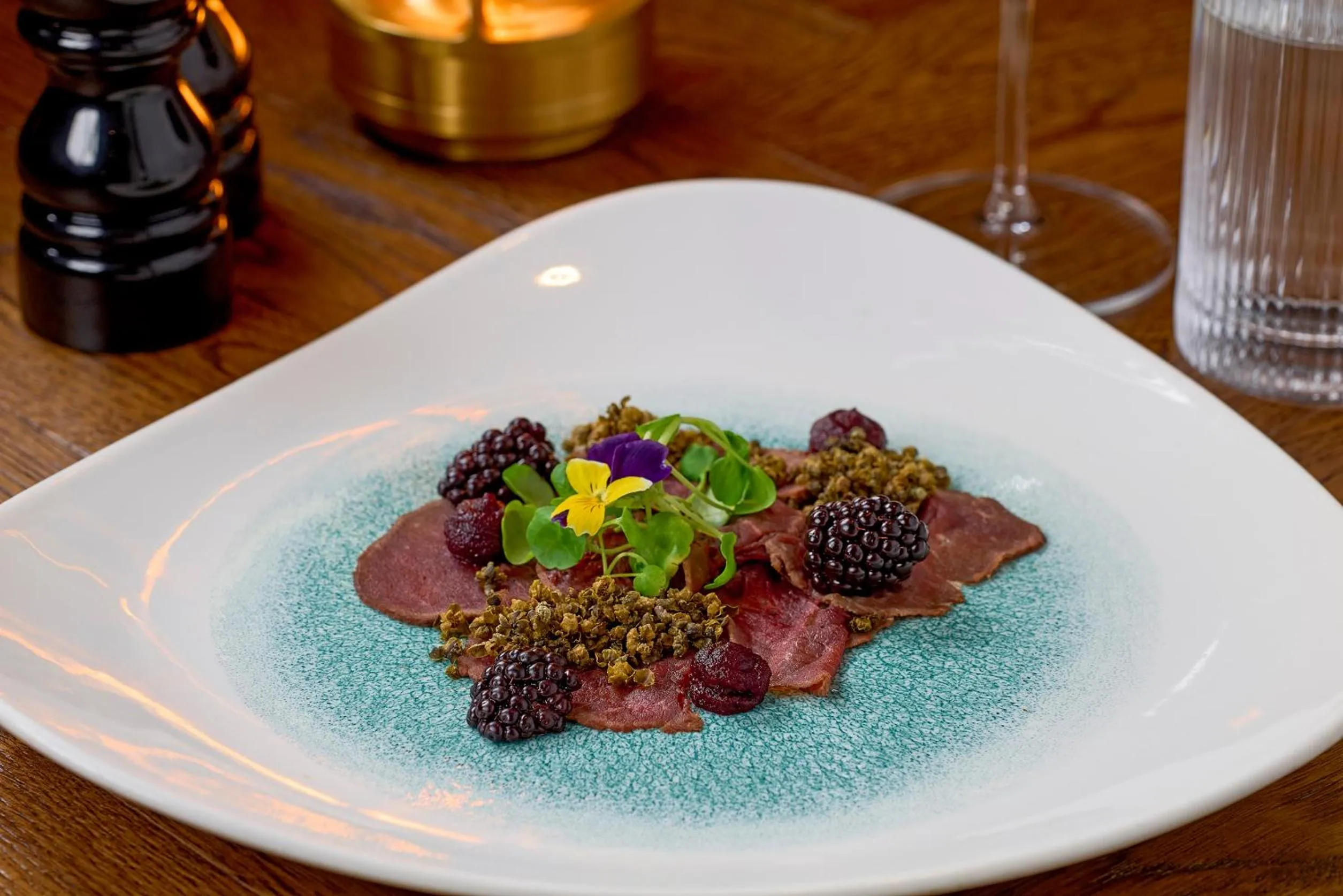 Restaurant/places to eat in Mandolay Hotel Guildford