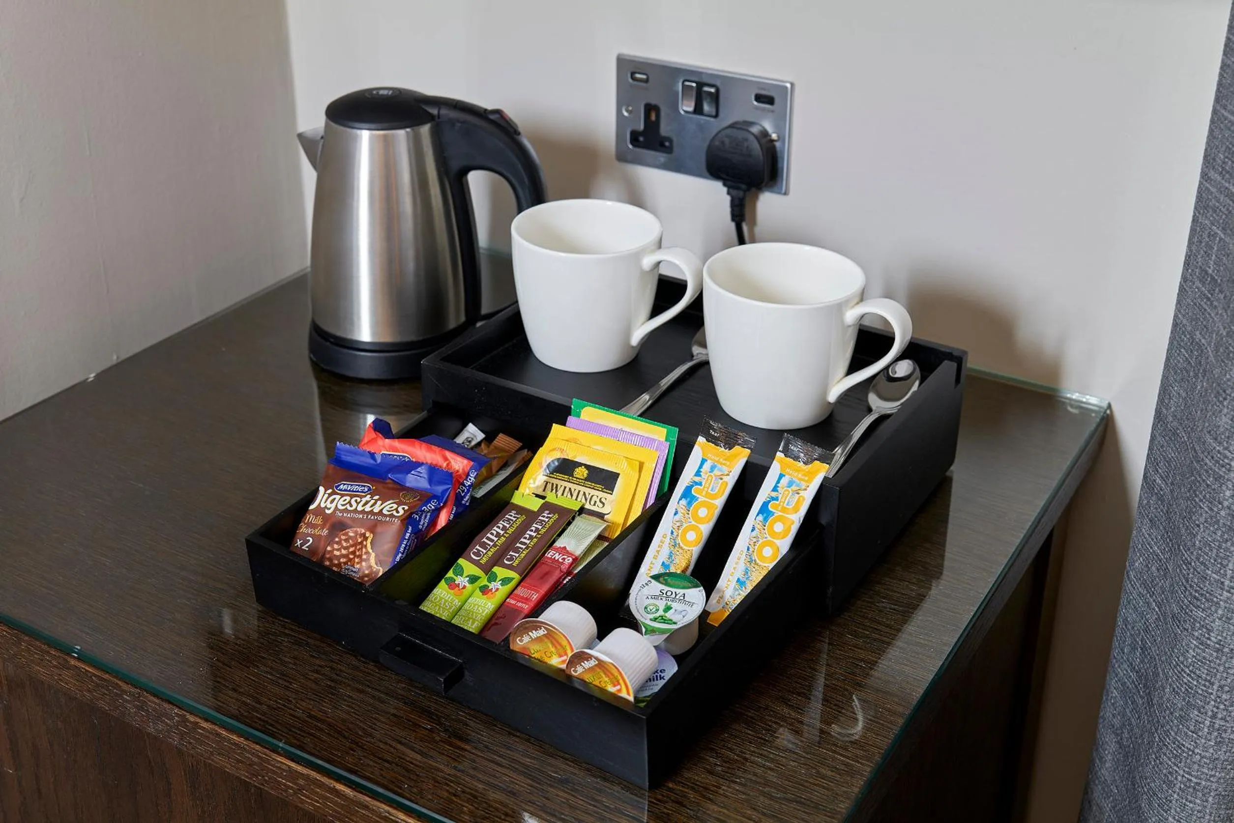 Coffee/tea facilities in Mandolay Hotel Guildford