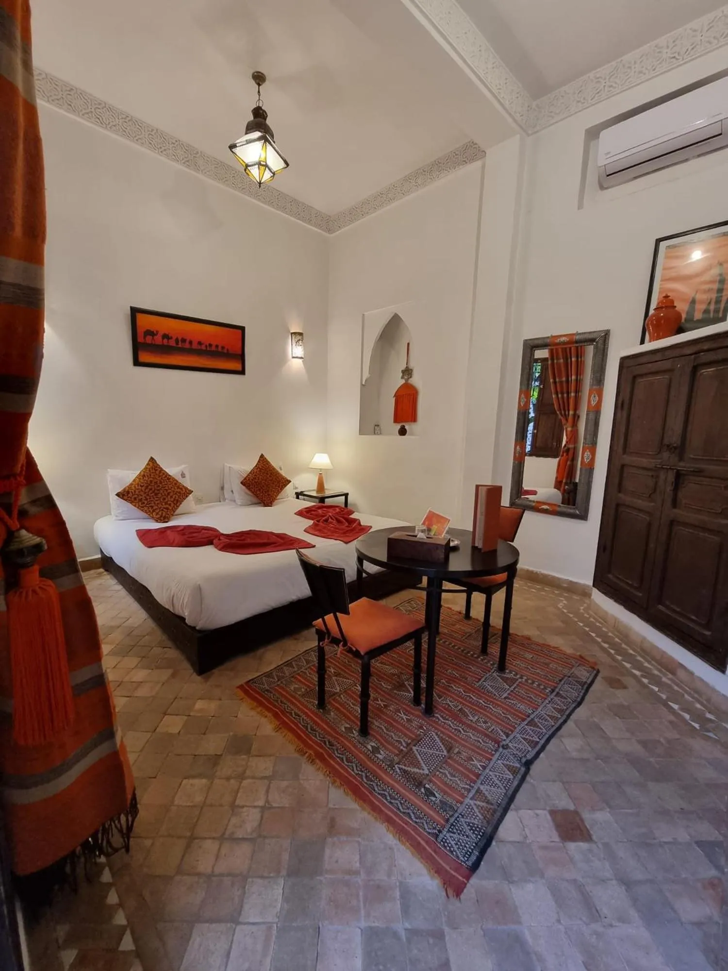 Photo of the whole room, Bed in Riad Pachavana