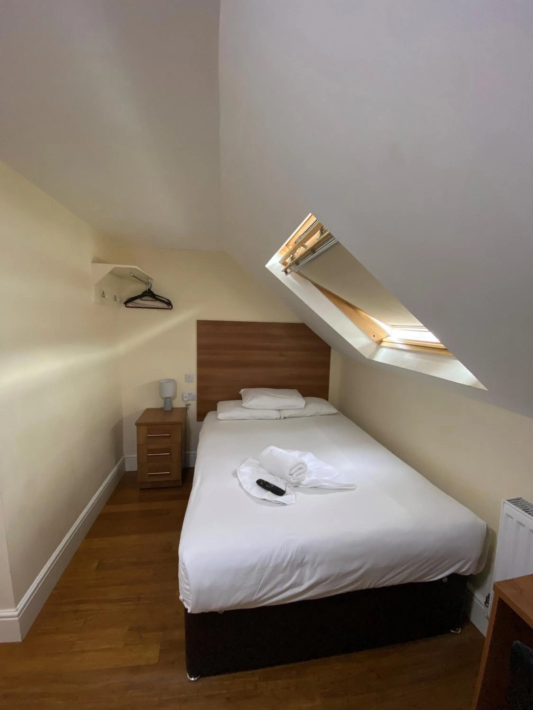 Bed in Buckingham Hotel