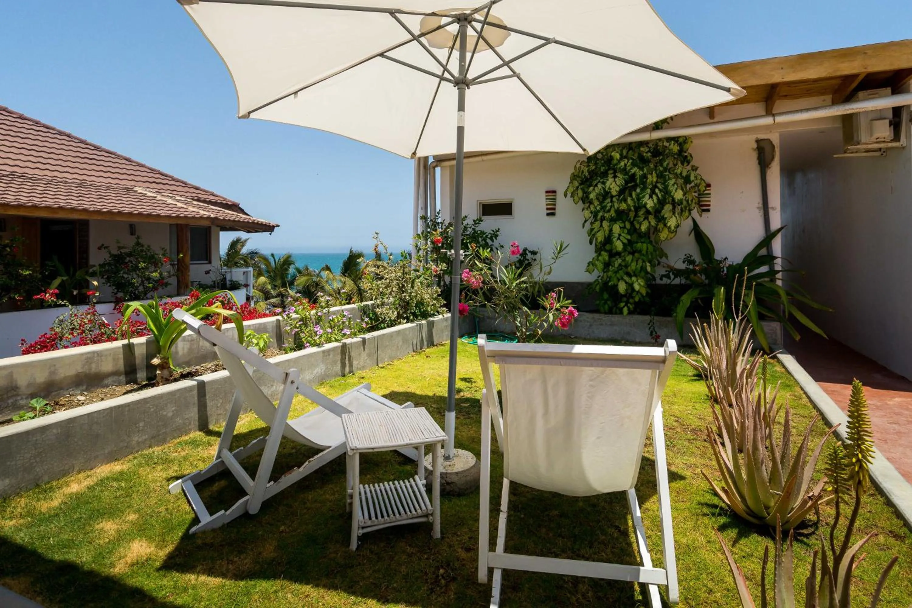 Garden view in Sunset Mancora