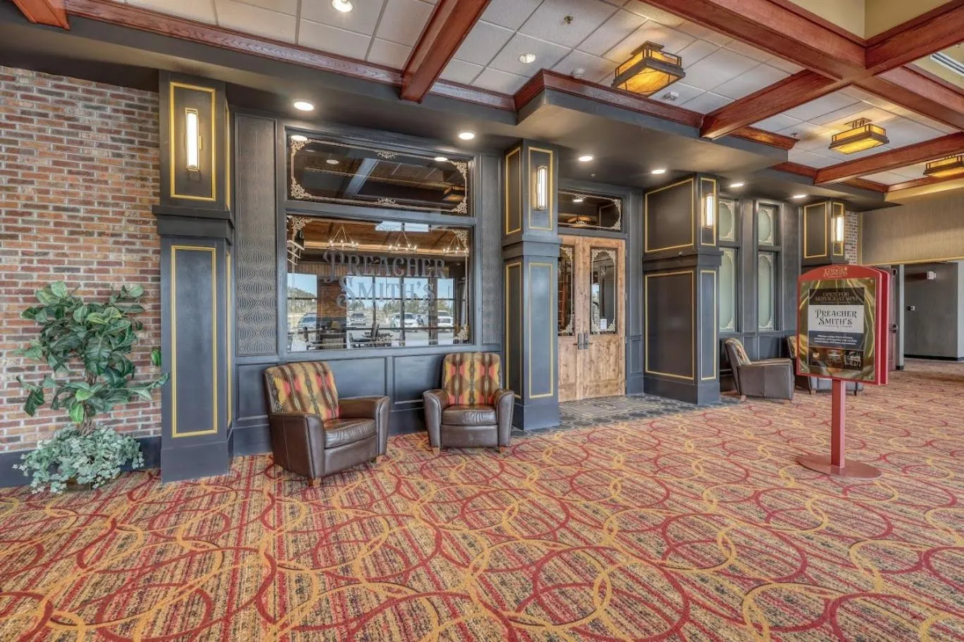 Lounge or bar in The Lodge at Deadwood