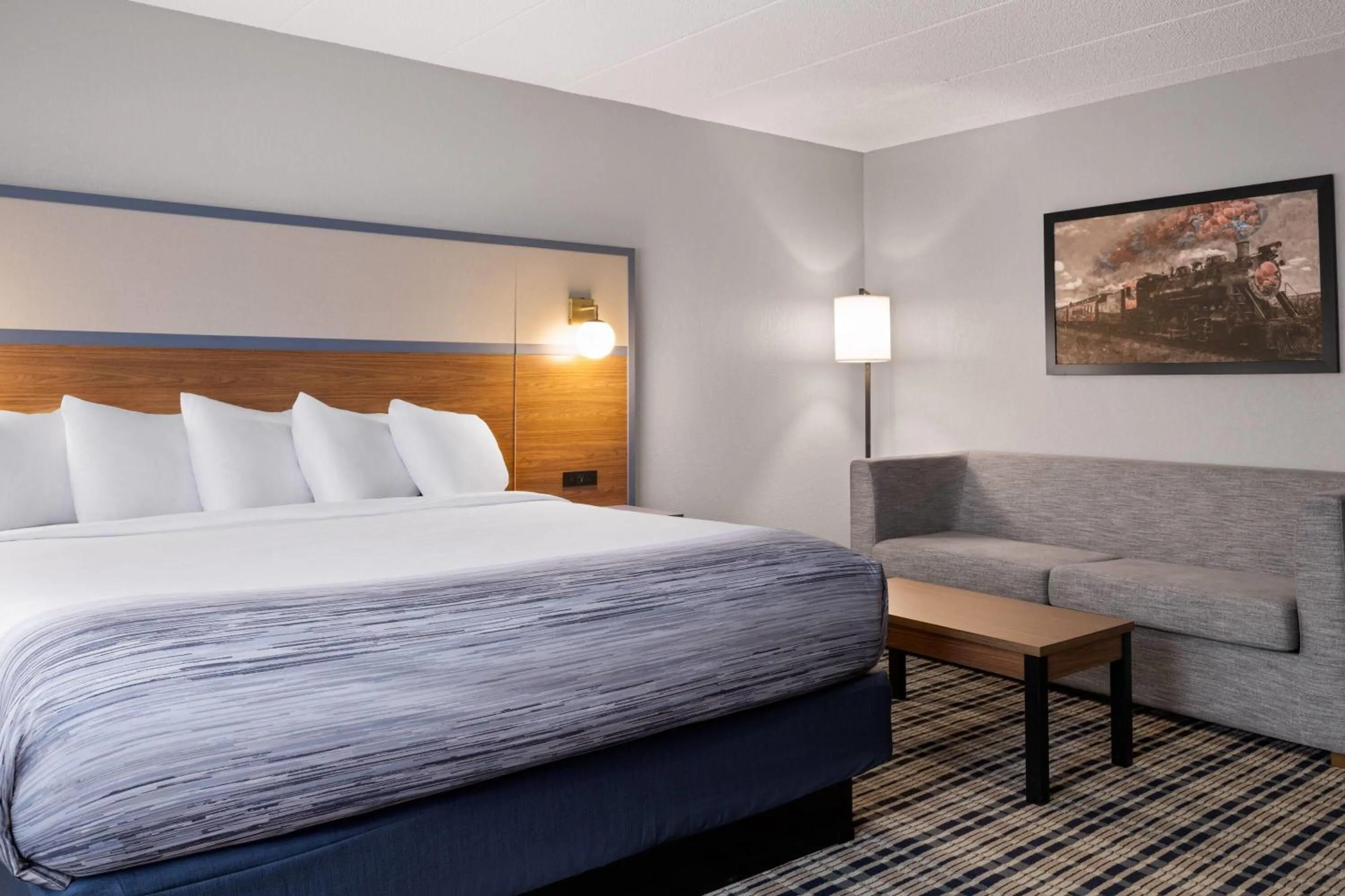 Photo of the whole room, Bed in AmericInn by Wyndham Alexandria