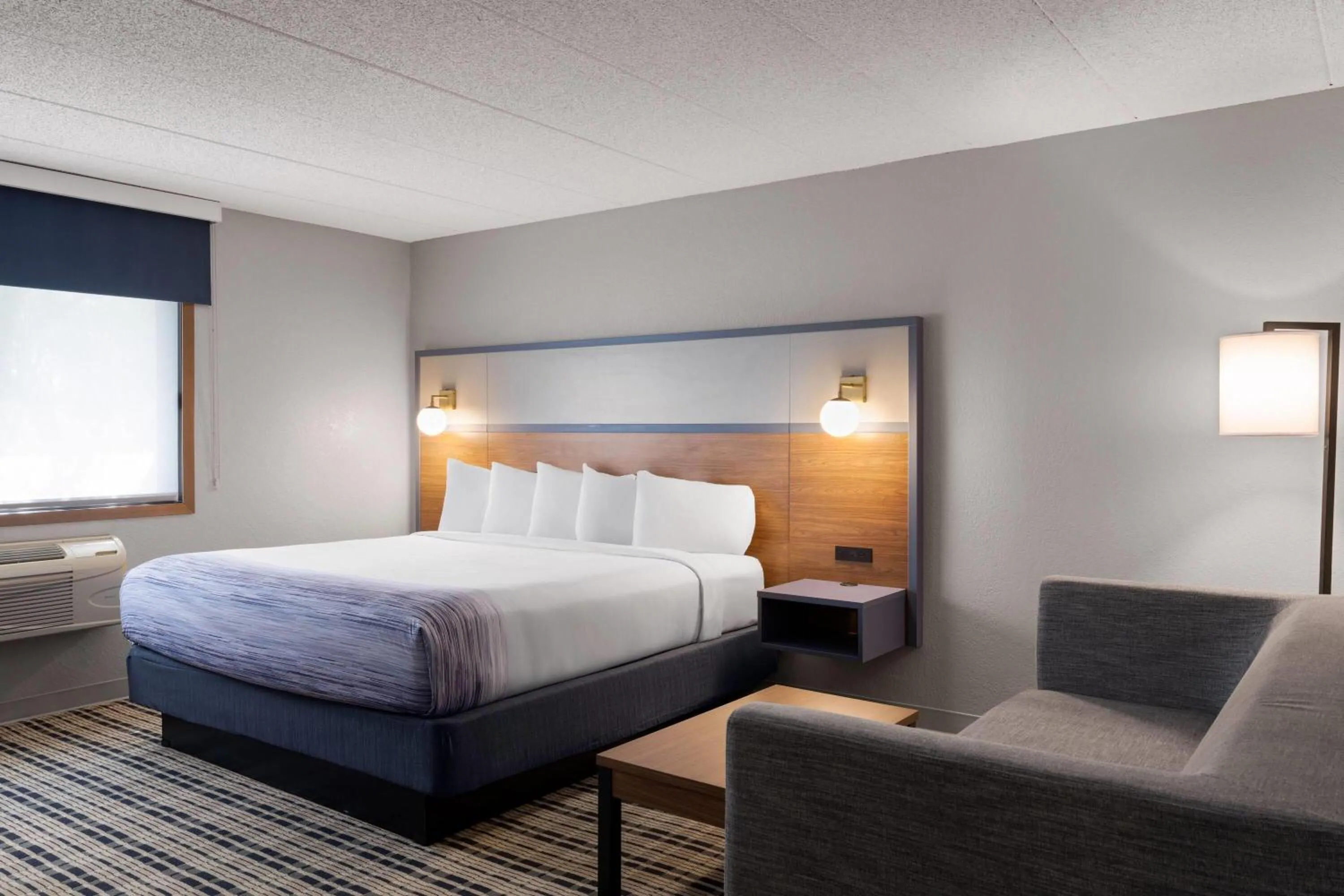 Photo of the whole room, Bed in AmericInn by Wyndham Alexandria