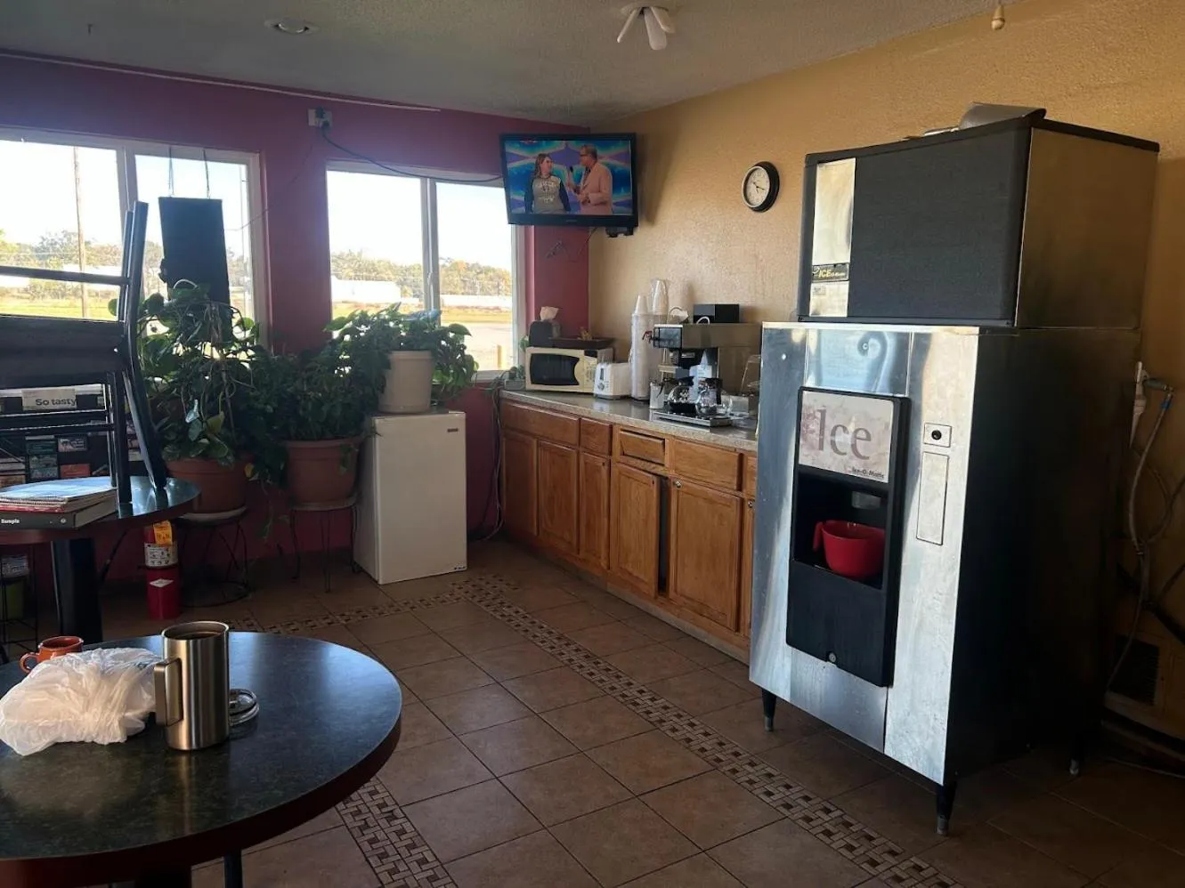 Lobby or reception in Crete Inn by Capital O Near Lincoln