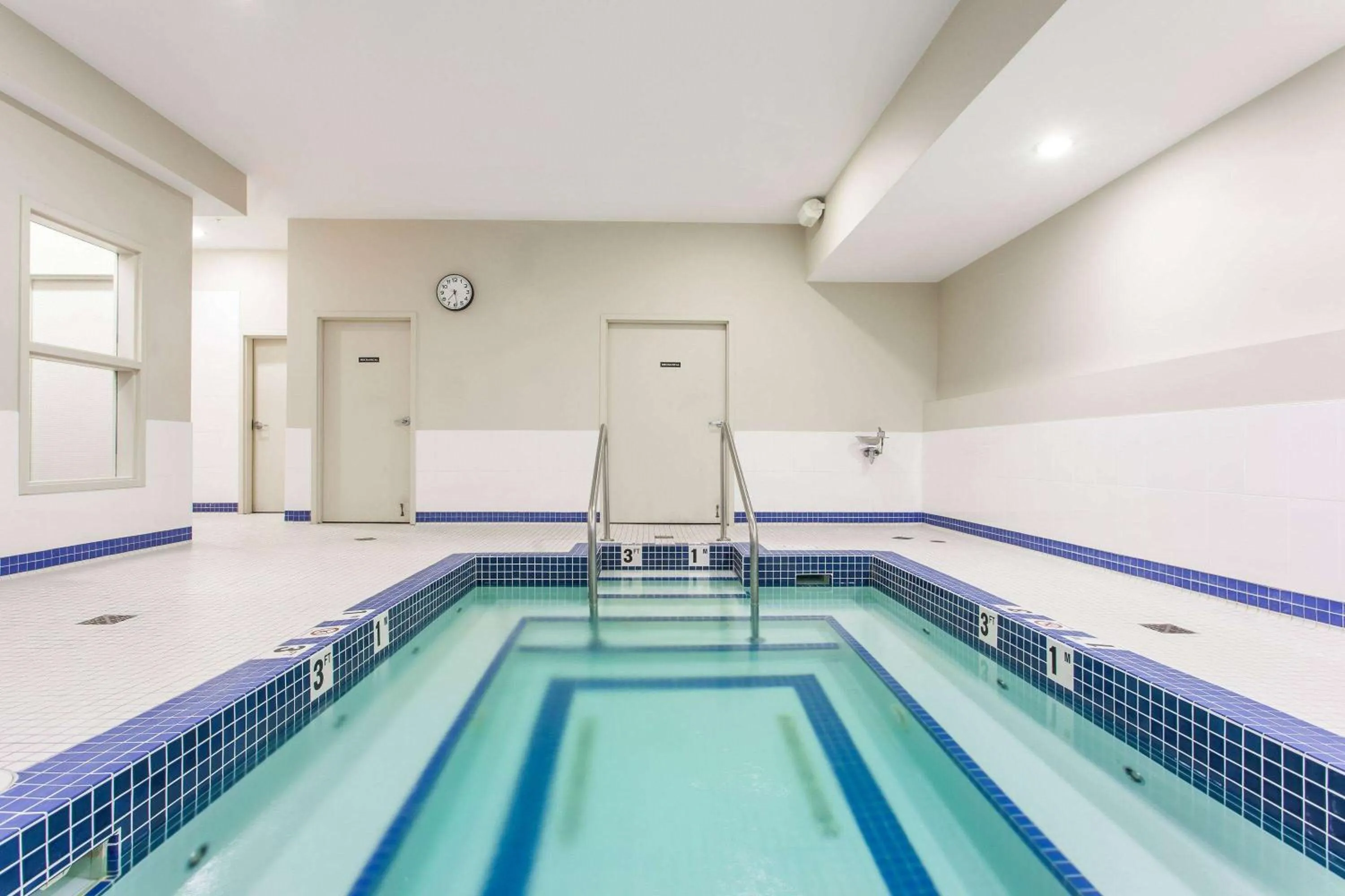 Hot Tub in Super 8 by Wyndham Kamloops On The Hill