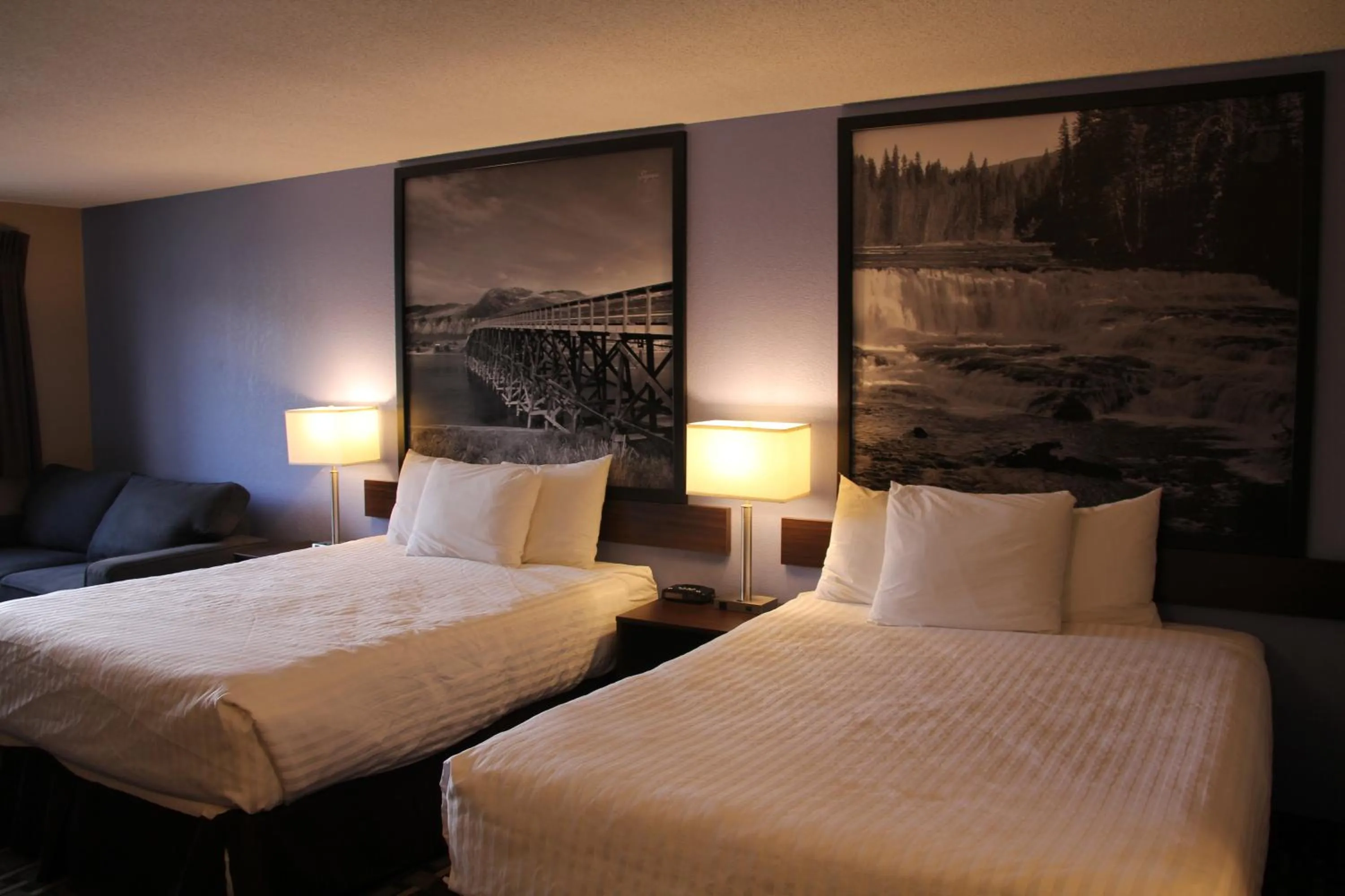 Photo of the whole room, Bed in Super 8 by Wyndham Kamloops On The Hill