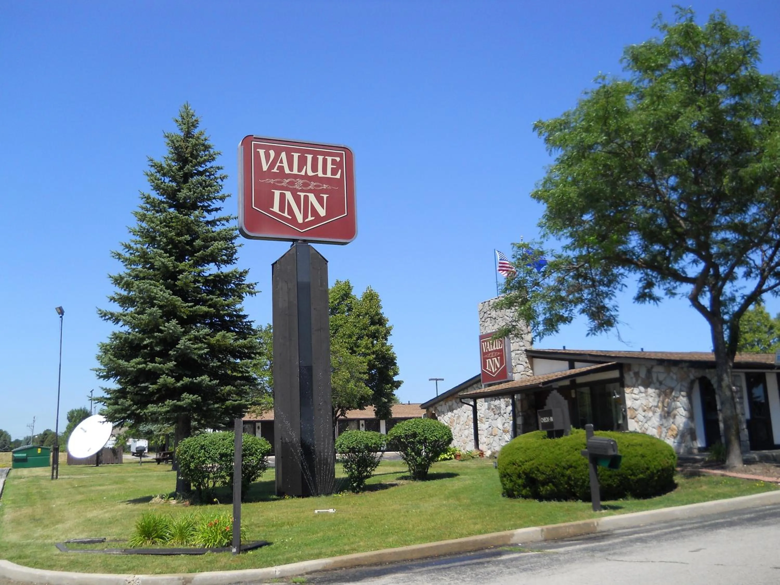 Property building in Value Inn Motel - Milwaukee Airport South